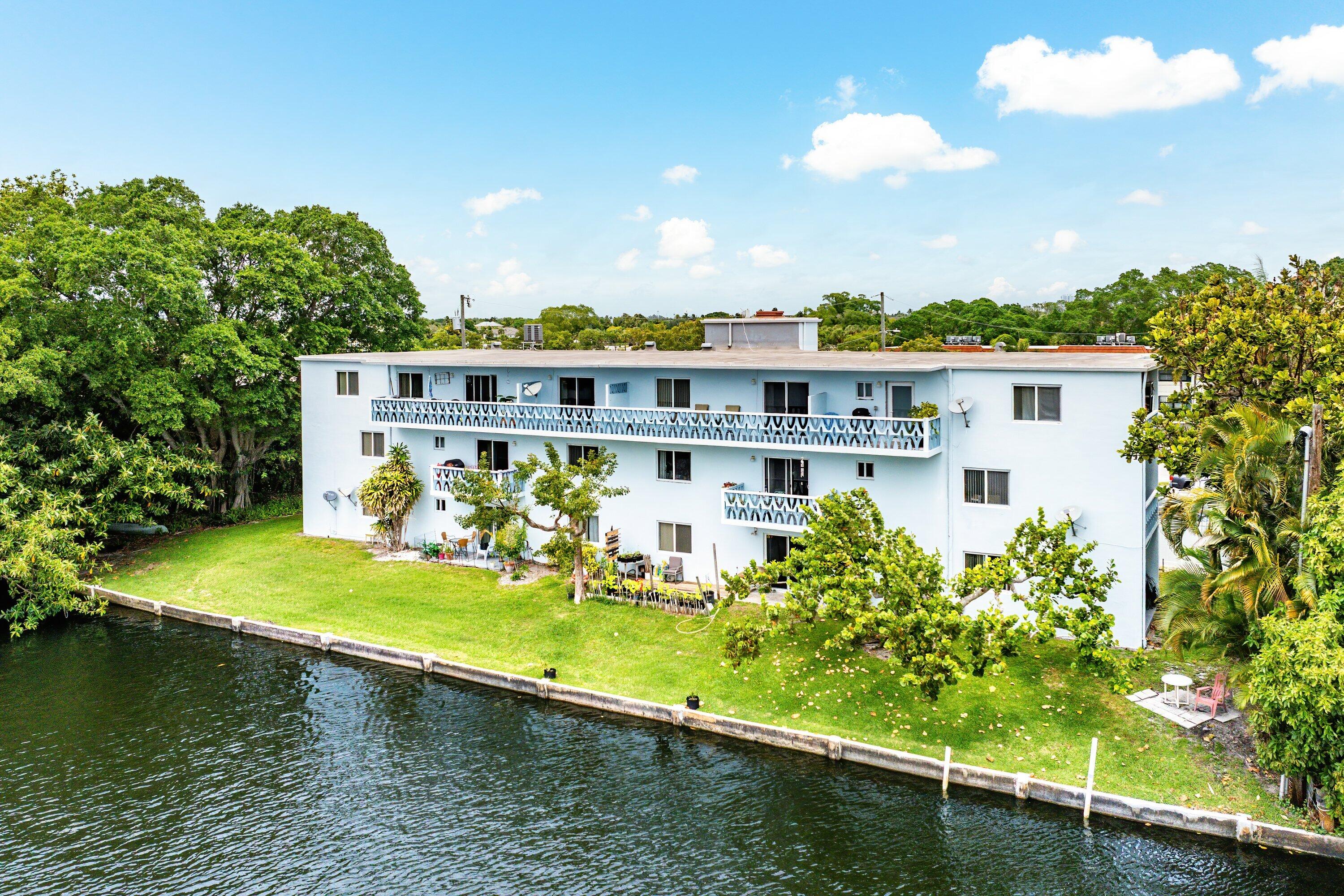 NORTH PALM BEACH VILLAGE - Residential Income