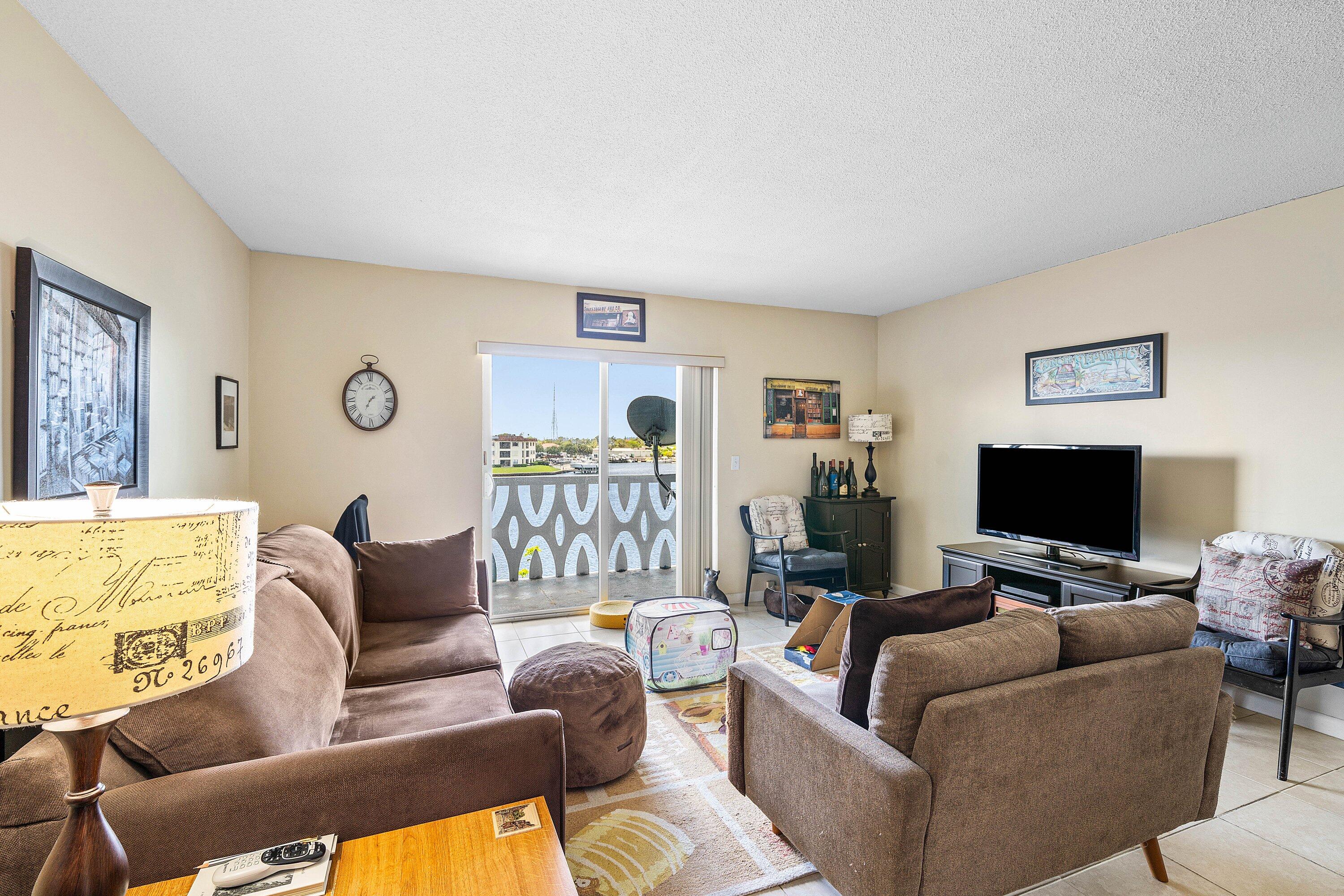NORTH PALM BEACH VILLAGE - Residential Income