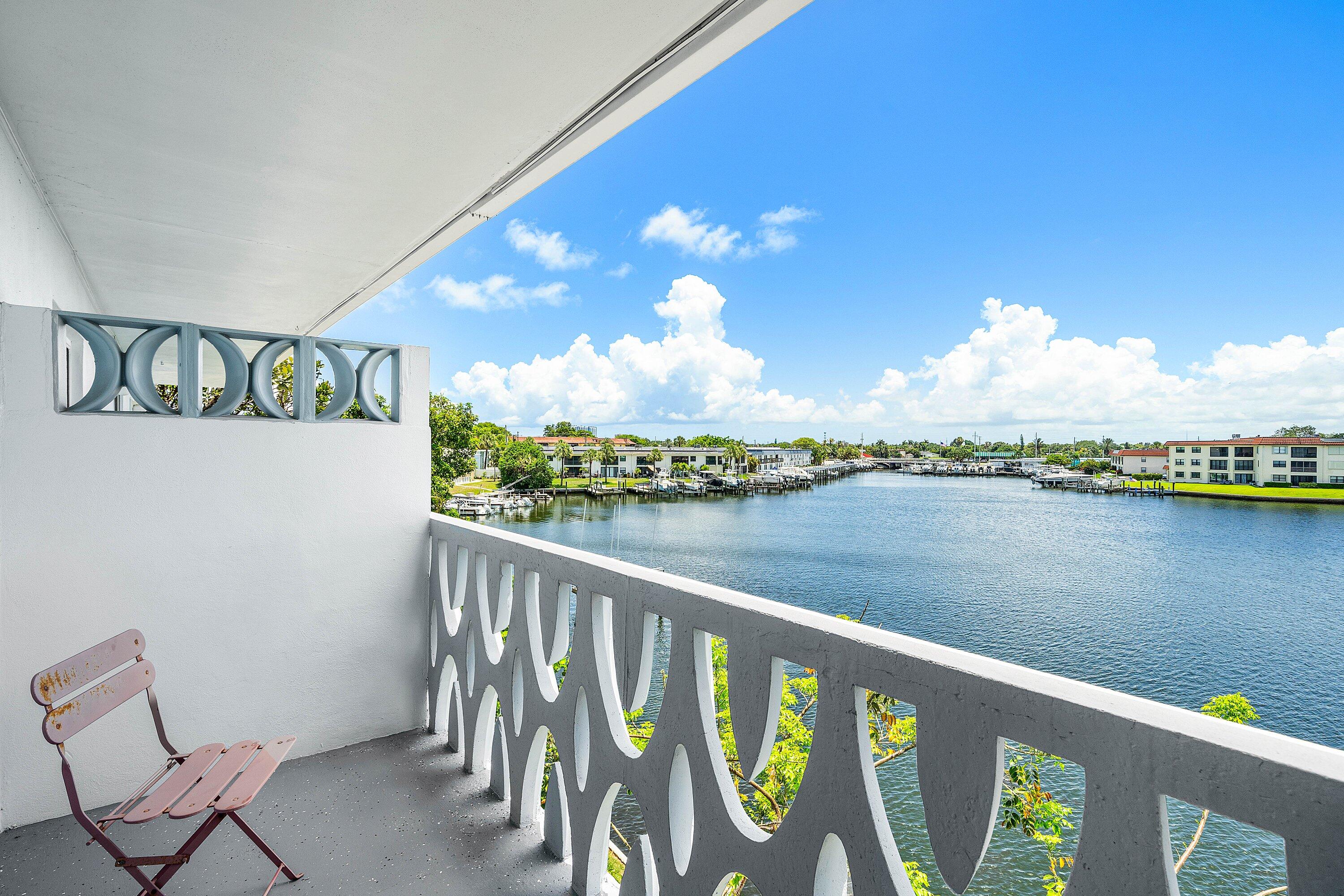 NORTH PALM BEACH VILLAGE - Residential Income