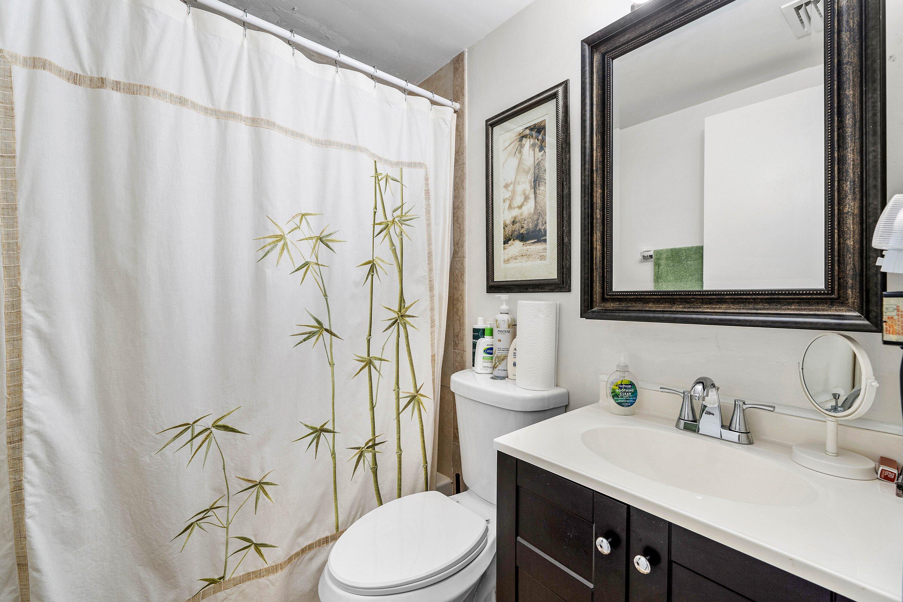 NORTH PALM BEACH VILLAGE - Residential Income