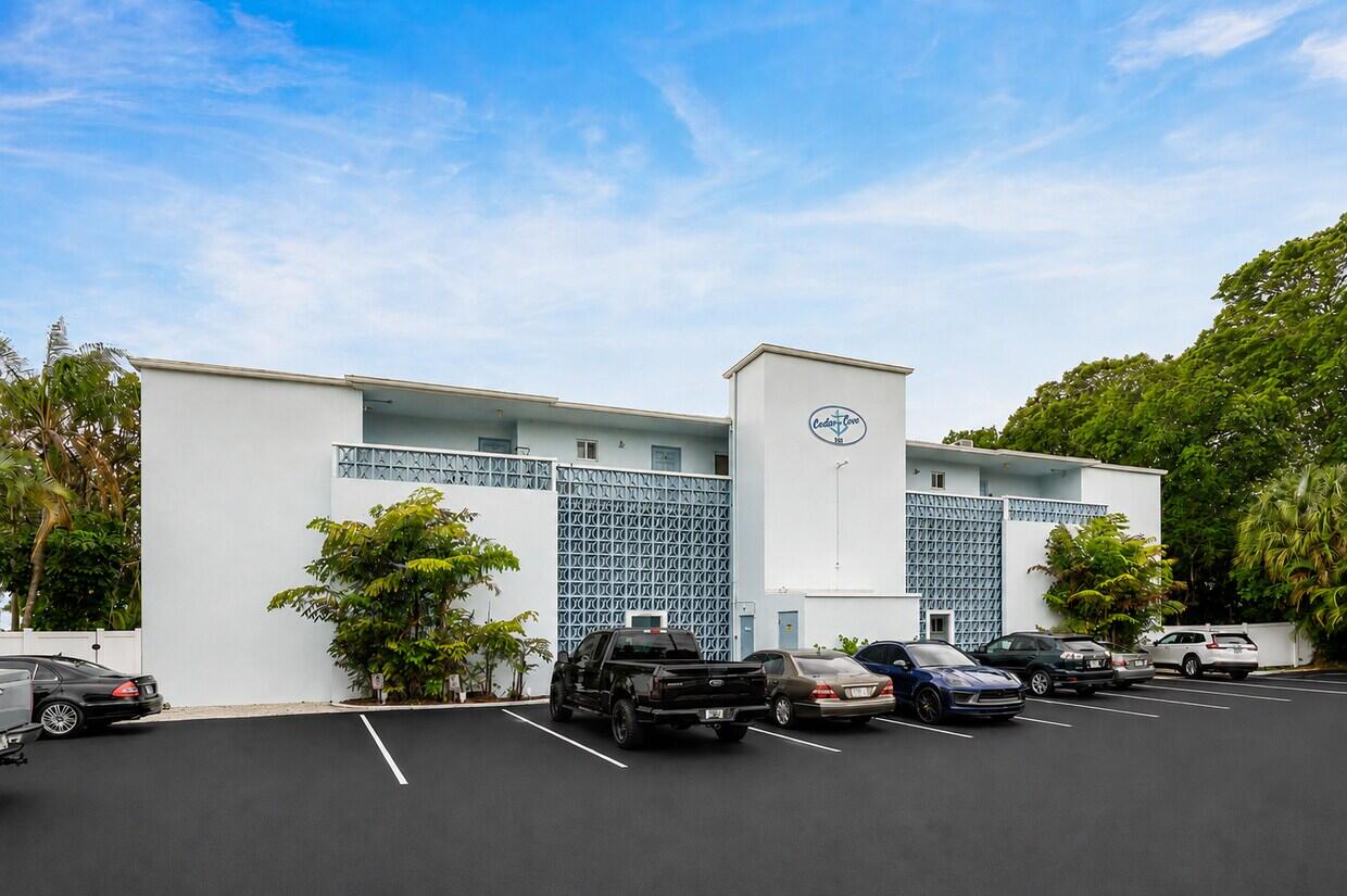 NORTH PALM BEACH VILLAGE - Residential Income