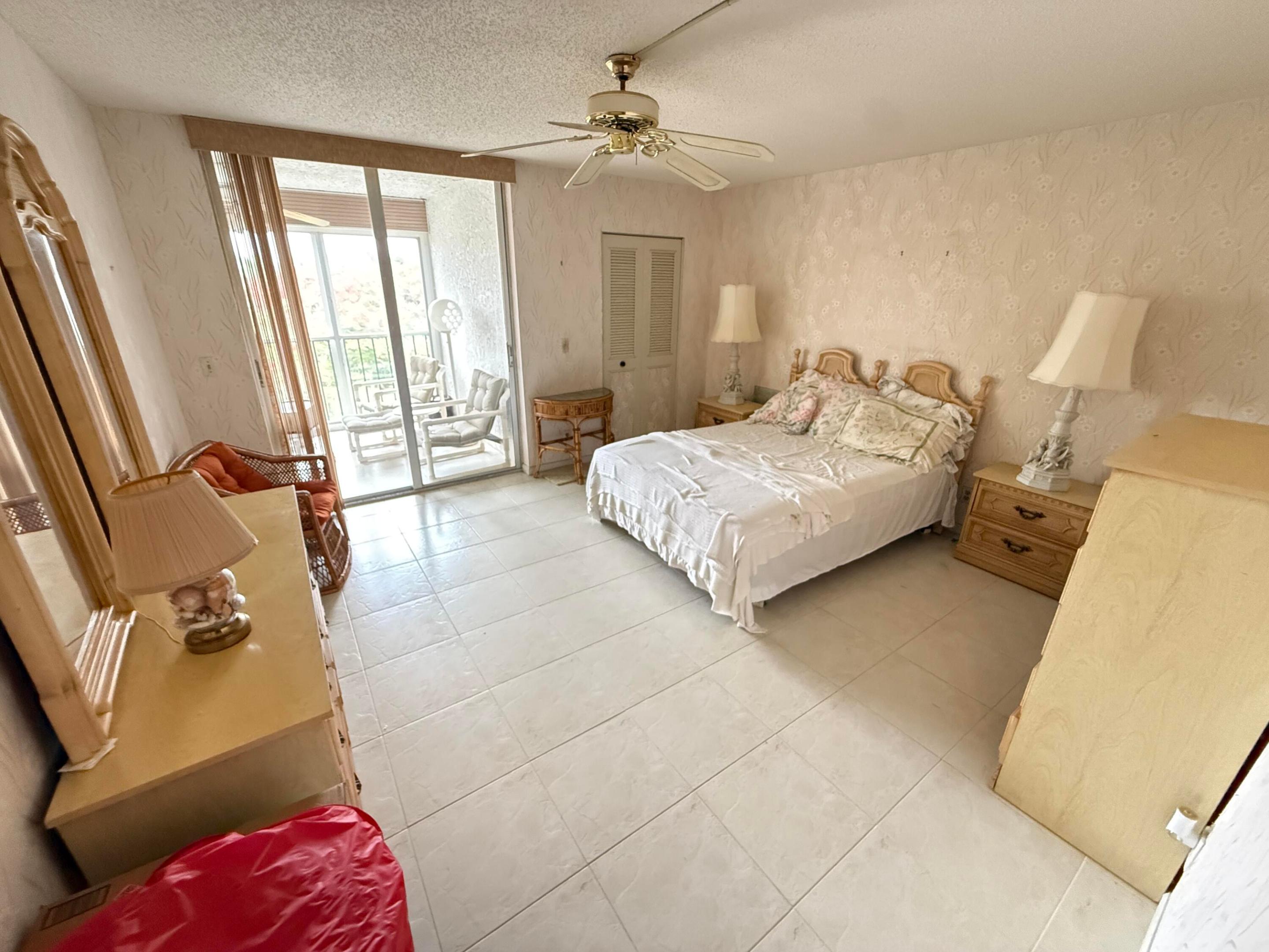 VILLAGES OF ORIOLE DEAUVILLE CONDO - Residential