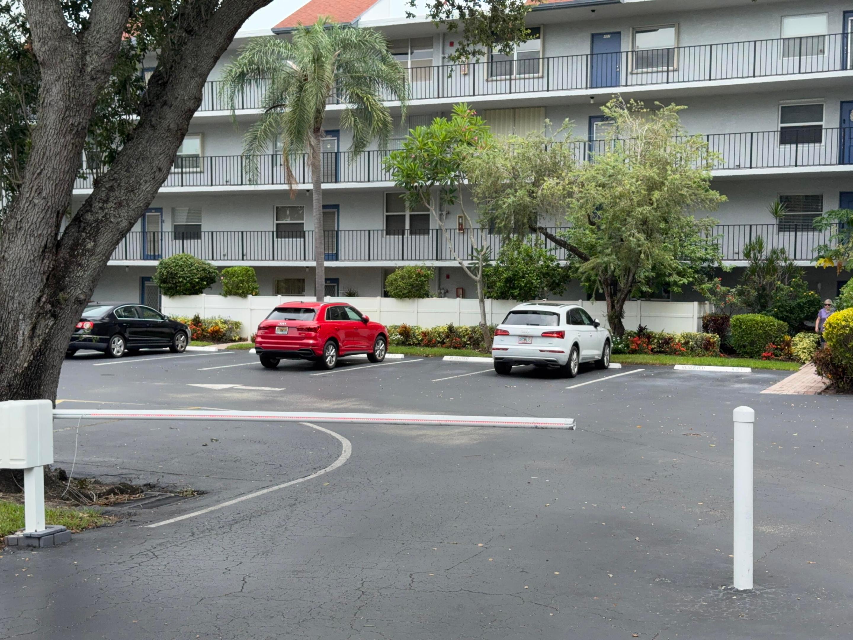 VILLAGES OF ORIOLE DEAUVILLE CONDO - Residential