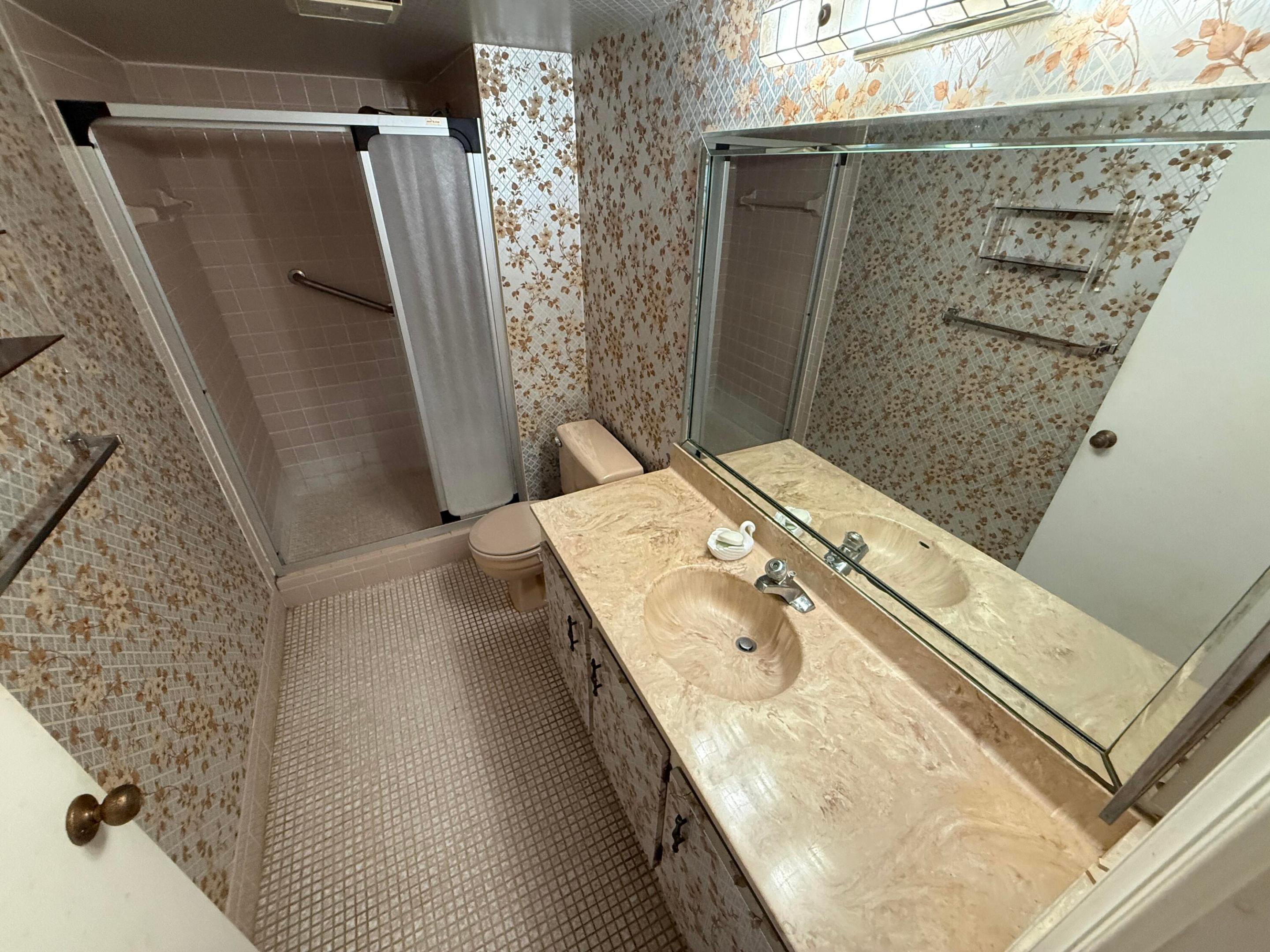 VILLAGES OF ORIOLE DEAUVILLE CONDO - Residential