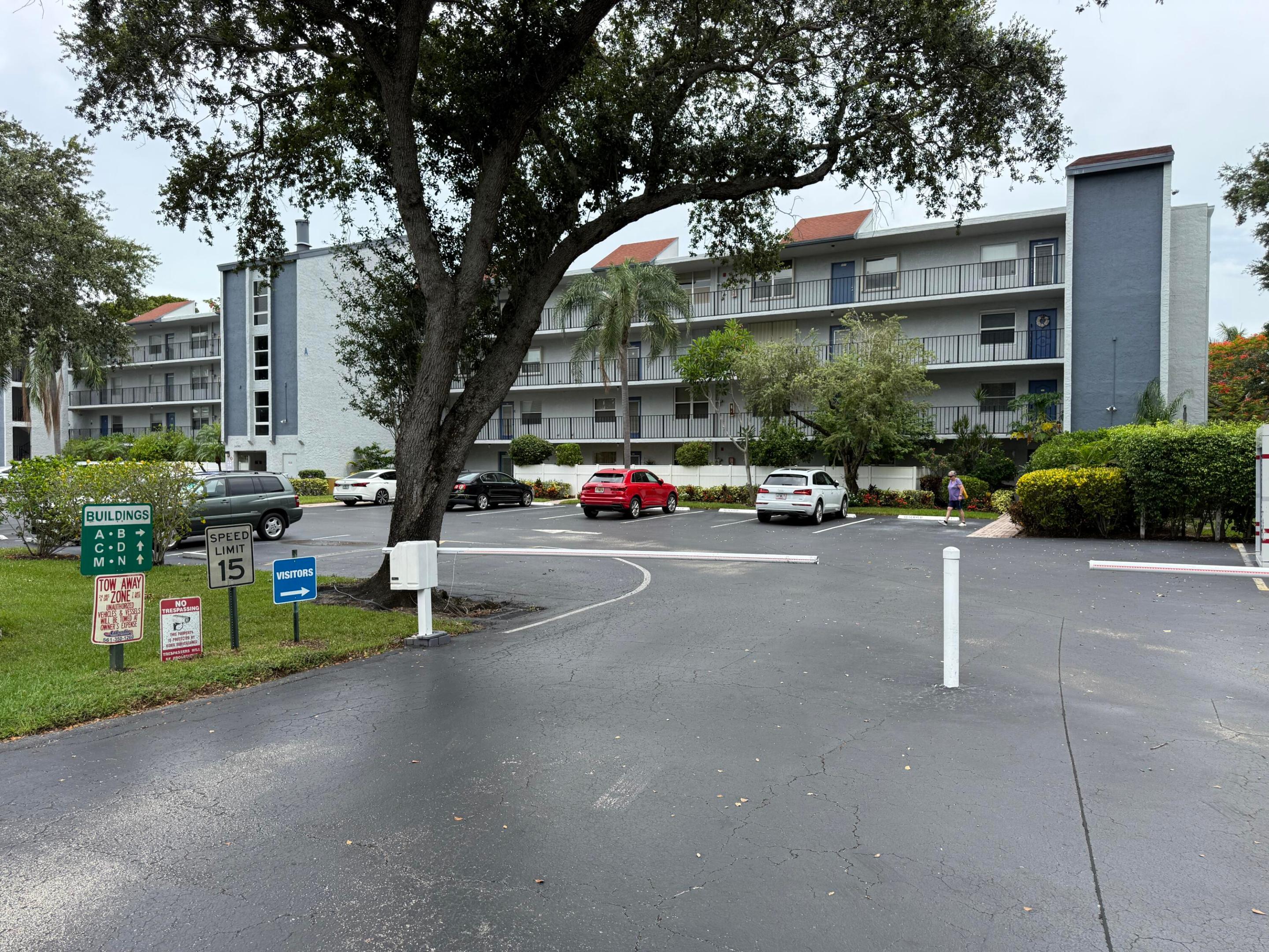 VILLAGES OF ORIOLE DEAUVILLE CONDO - Residential