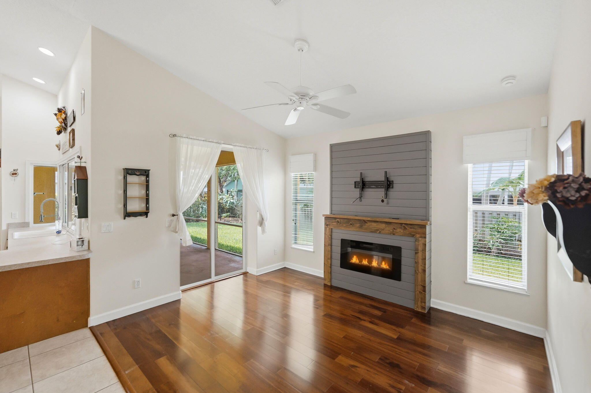 JENSEN PARK ESTATES - Residential