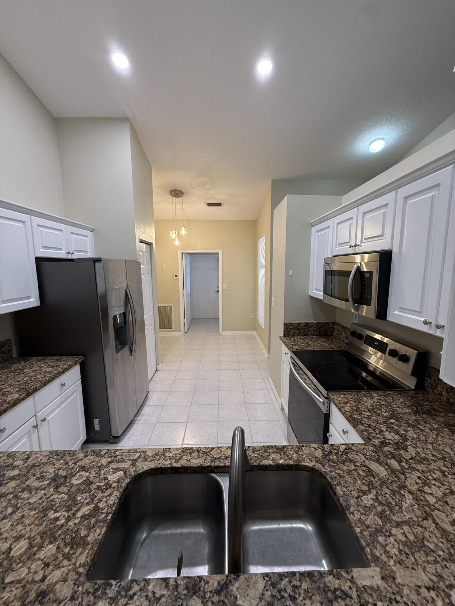 REGENCY HOMES AT SUNRISE - Residential Lease