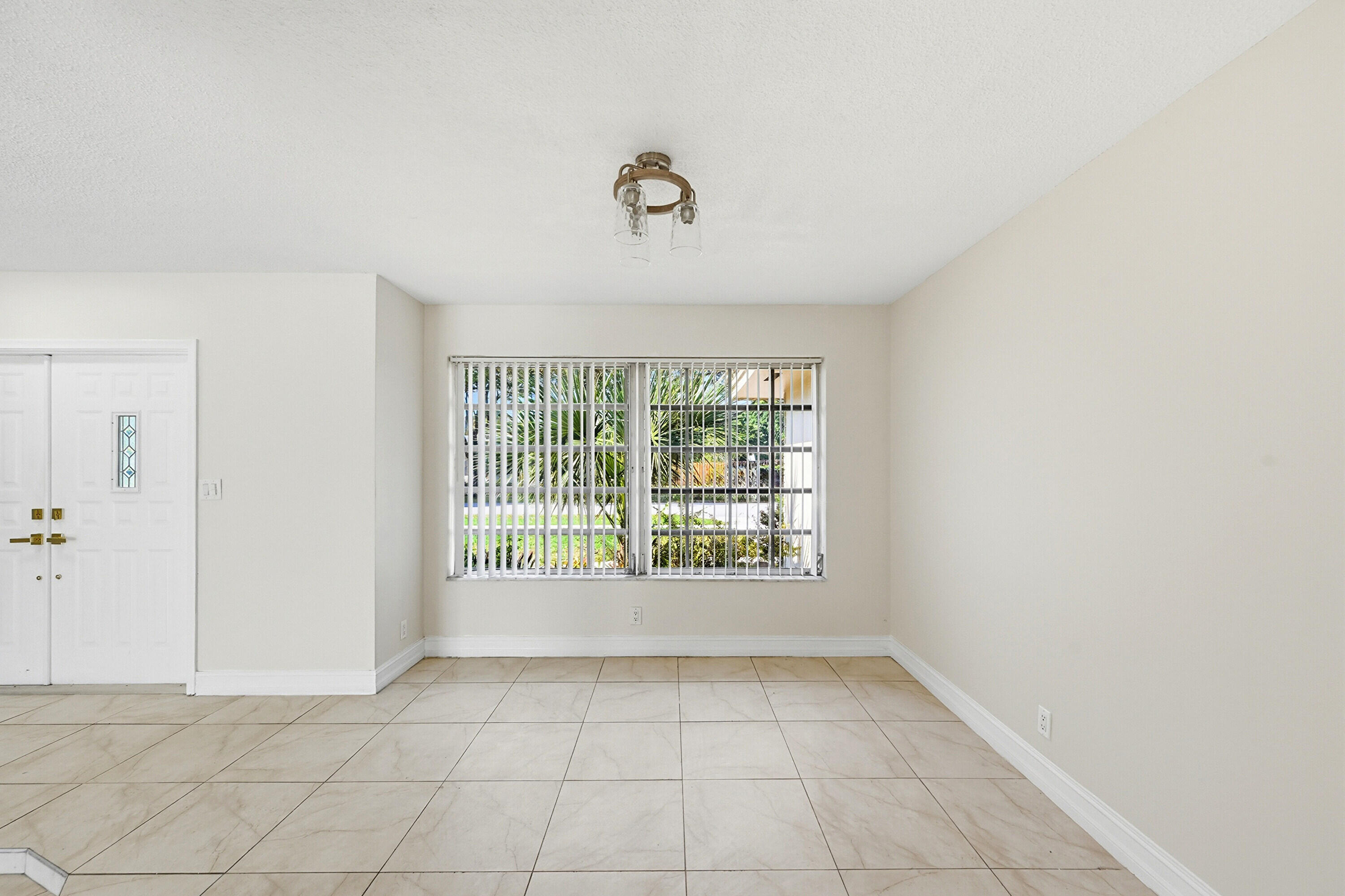 MIRROR LAKE ESTATES SEC SIX - Residential