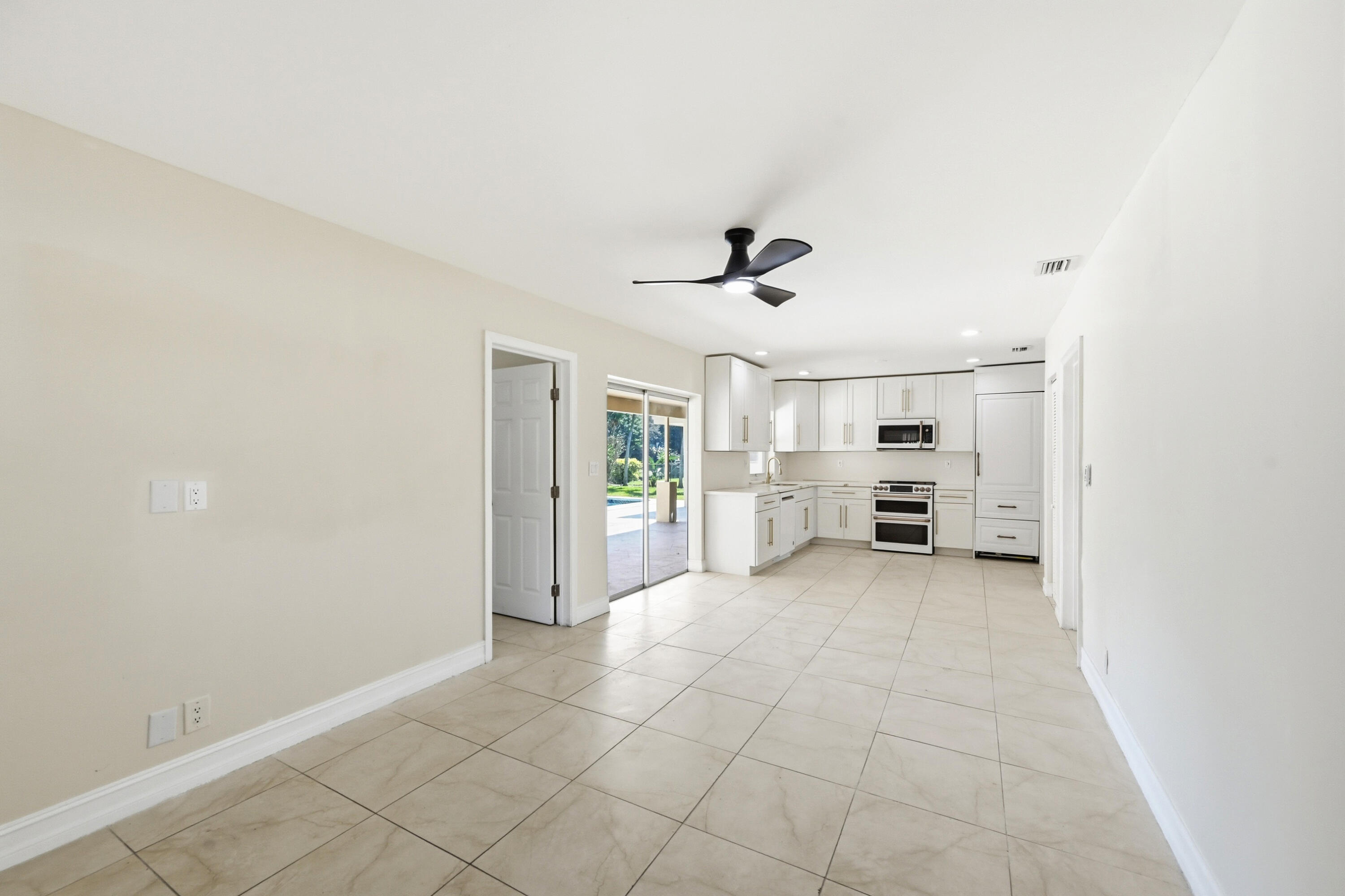 MIRROR LAKE ESTATES SEC SIX - Residential