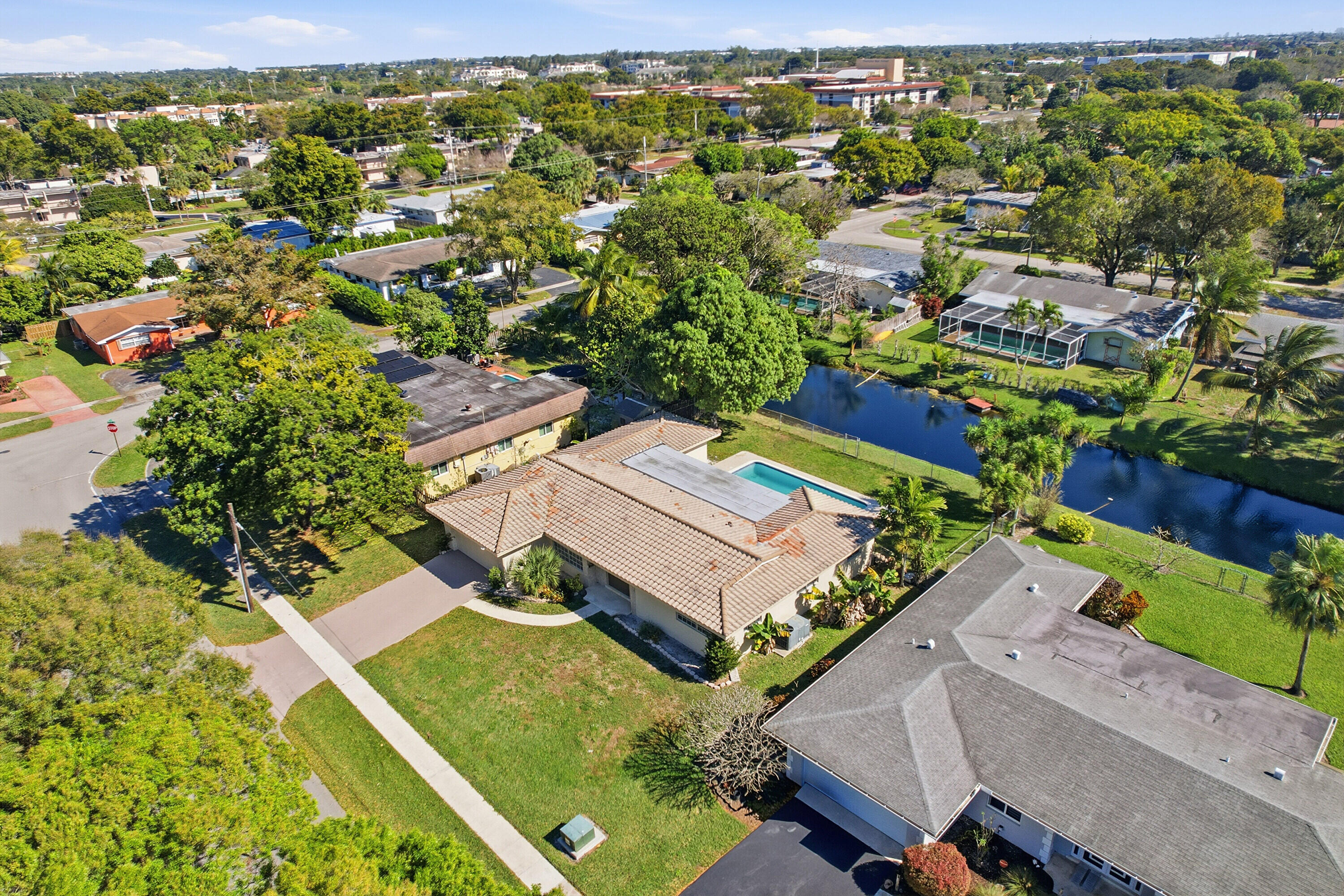 MIRROR LAKE ESTATES SEC SIX - Residential