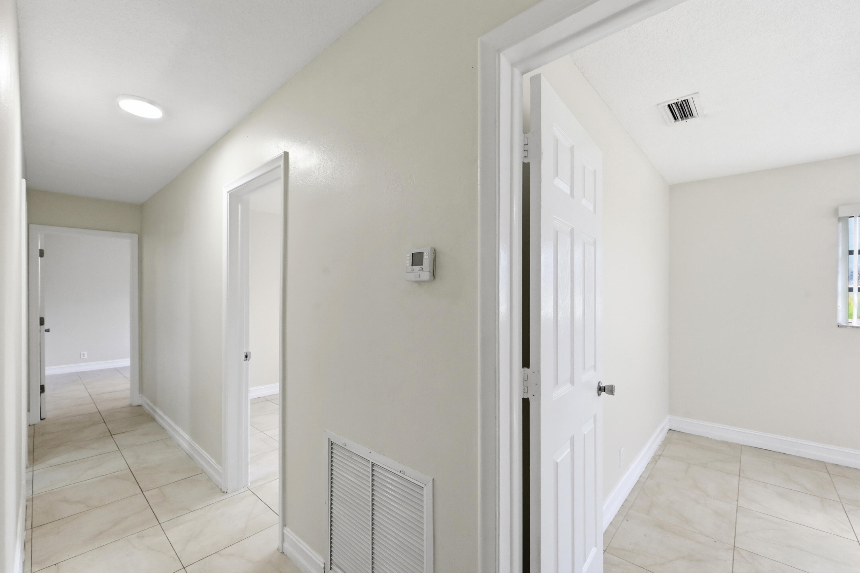 MIRROR LAKE ESTATES SEC SIX - Residential