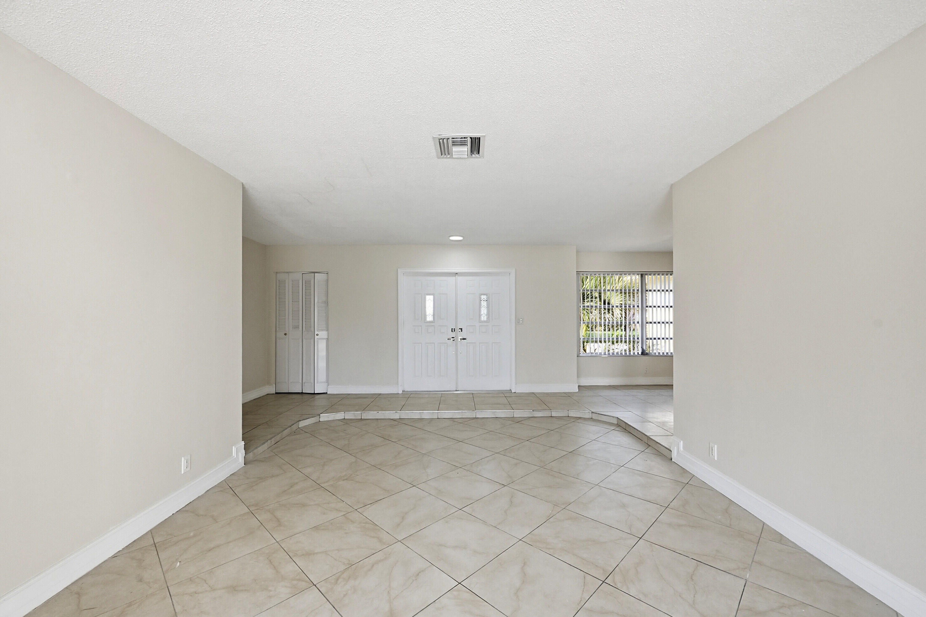MIRROR LAKE ESTATES SEC SIX - Residential