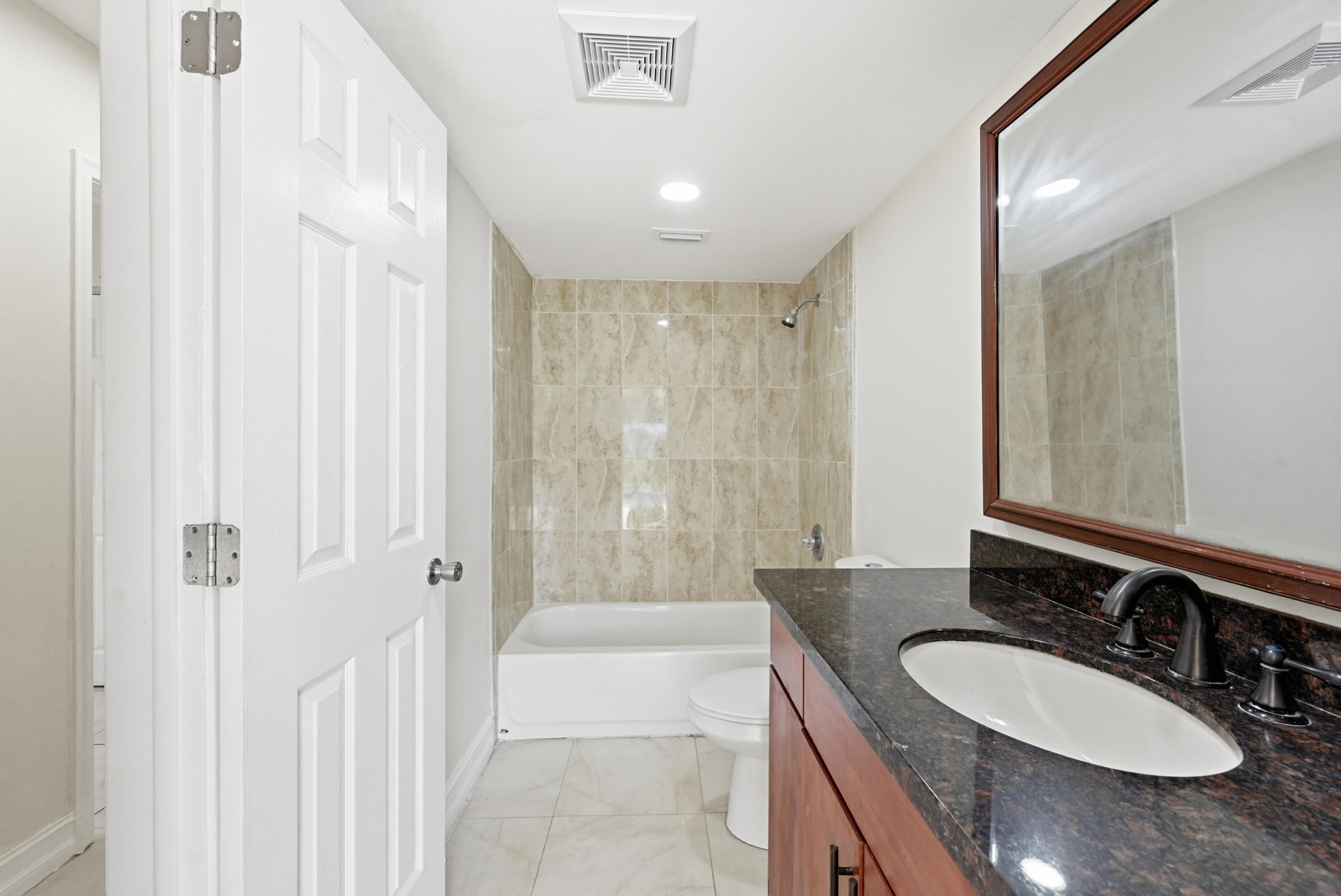 MIRROR LAKE ESTATES SEC SIX - Residential