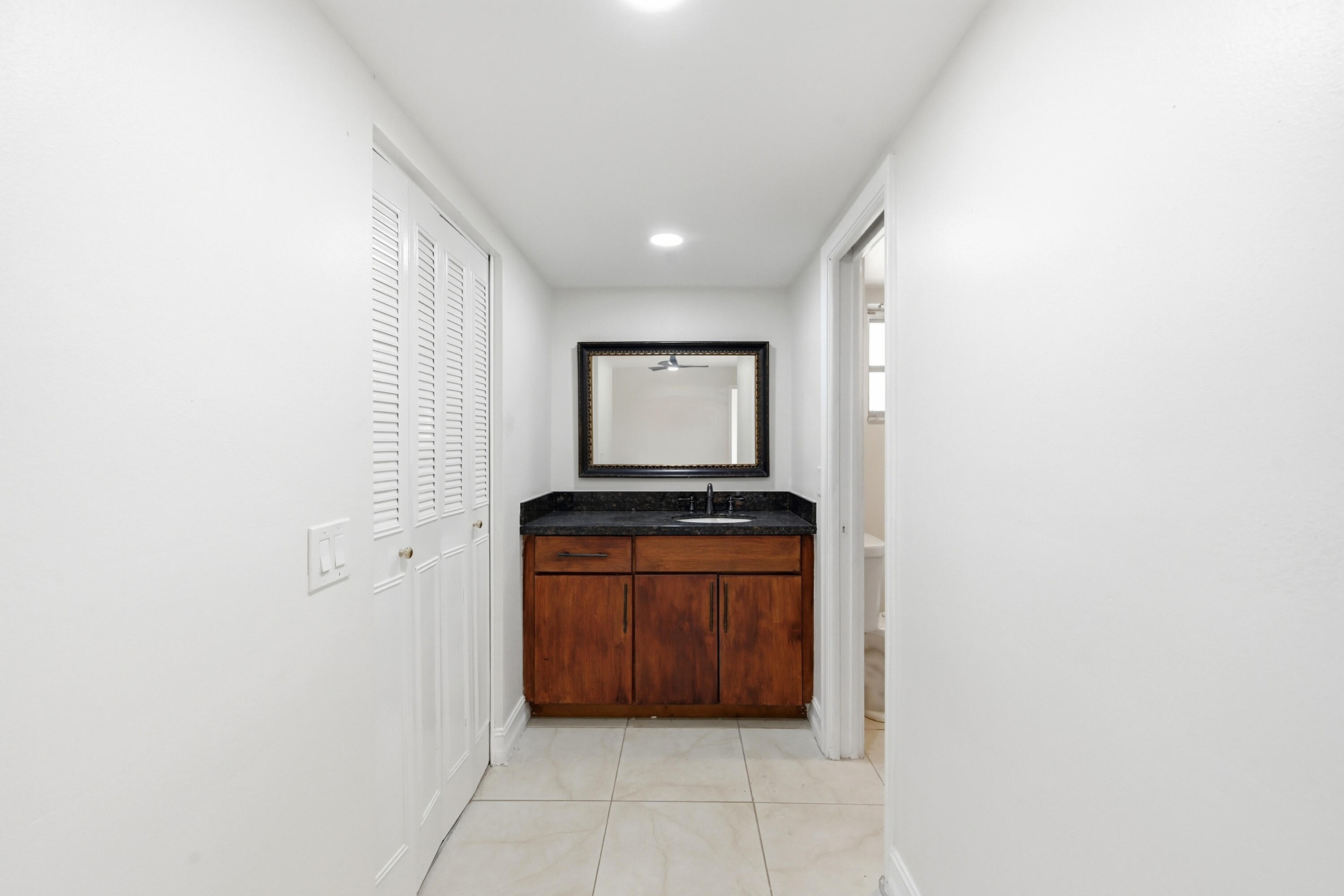 MIRROR LAKE ESTATES SEC SIX - Residential