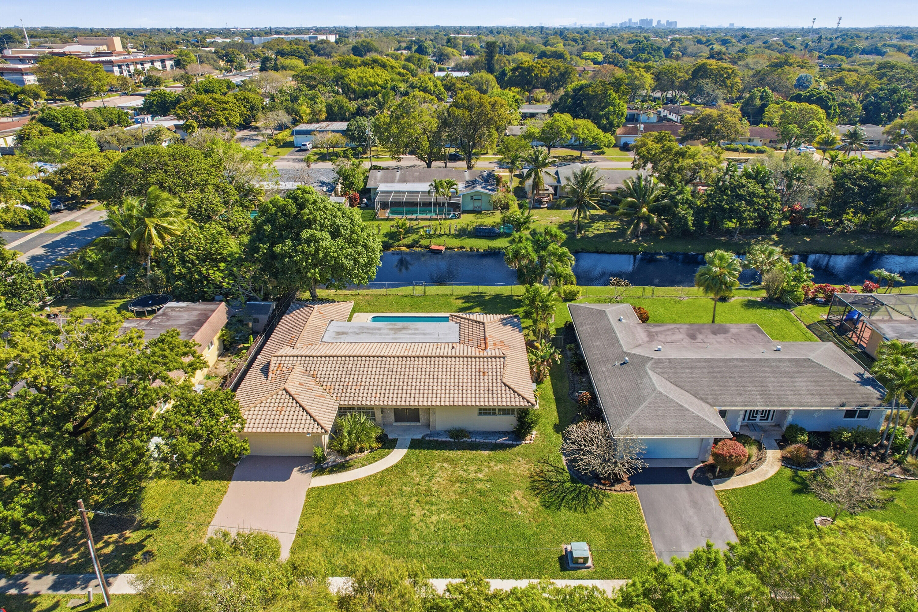 MIRROR LAKE ESTATES SEC SIX - Residential