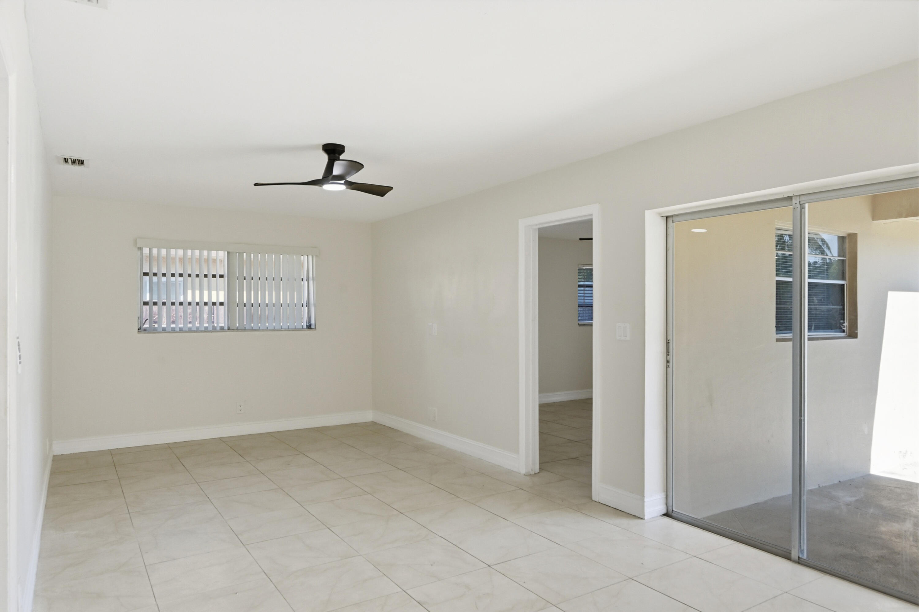 MIRROR LAKE ESTATES SEC SIX - Residential
