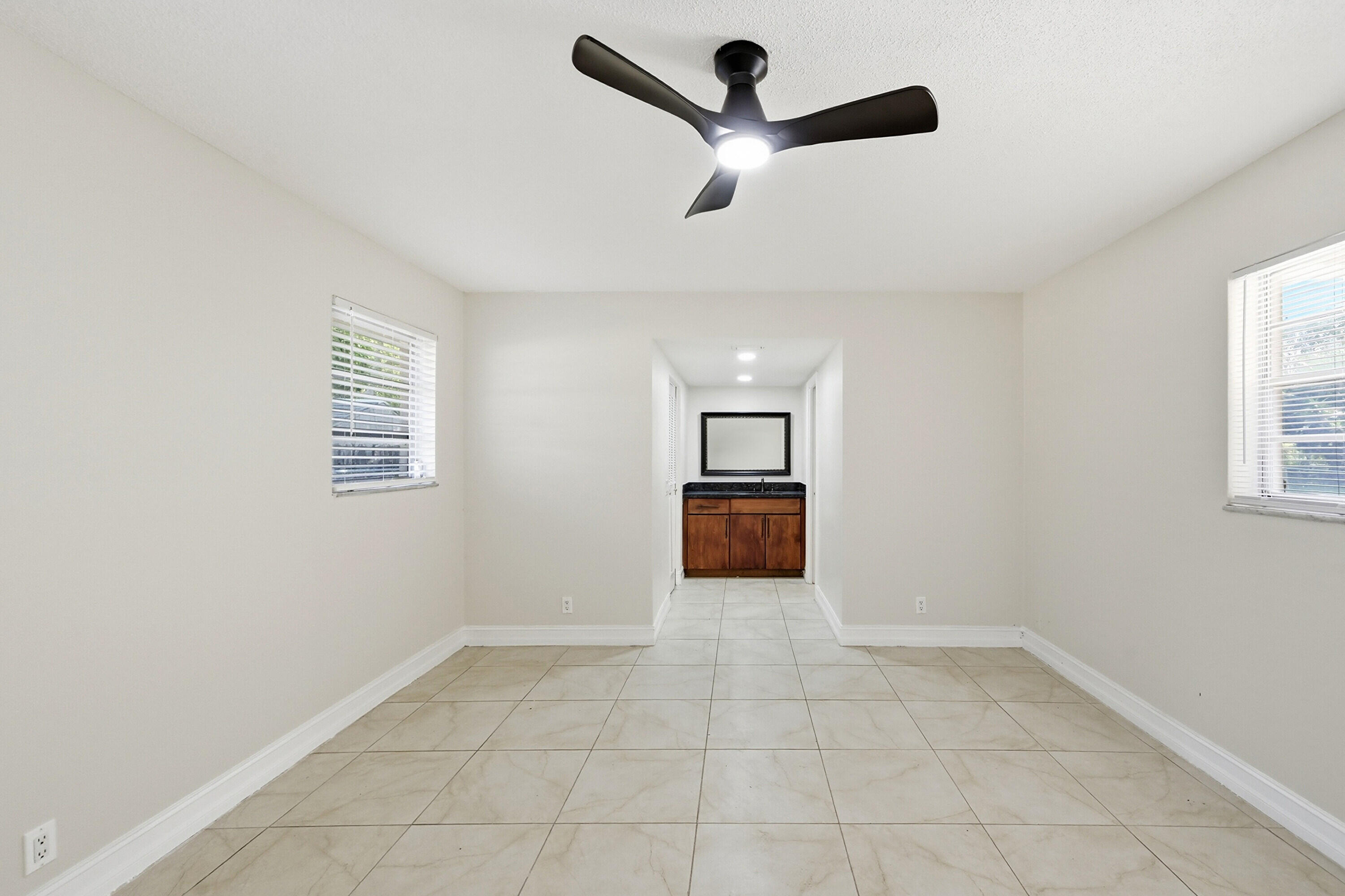 MIRROR LAKE ESTATES SEC SIX - Residential