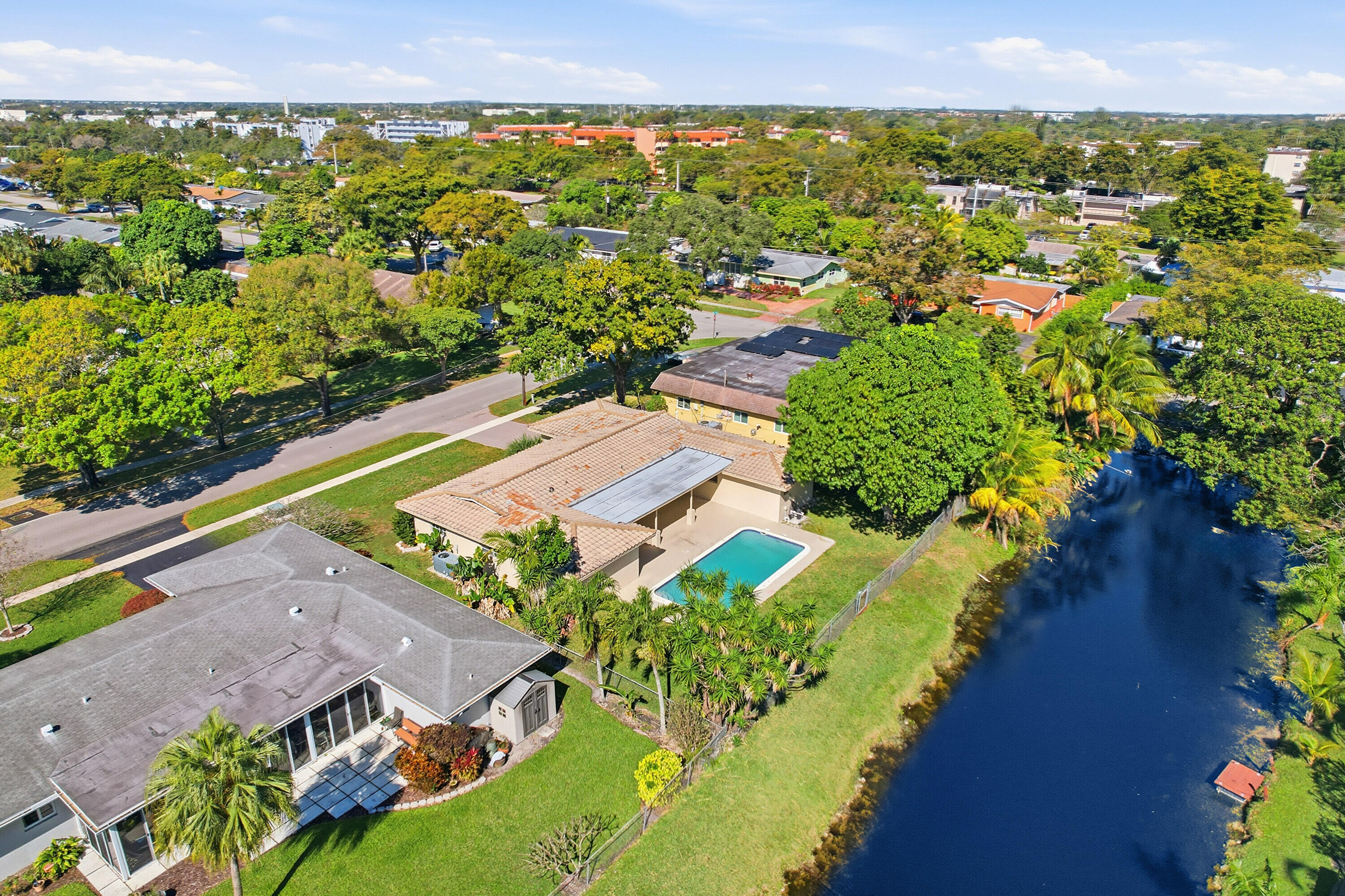 MIRROR LAKE ESTATES SEC SIX - Residential