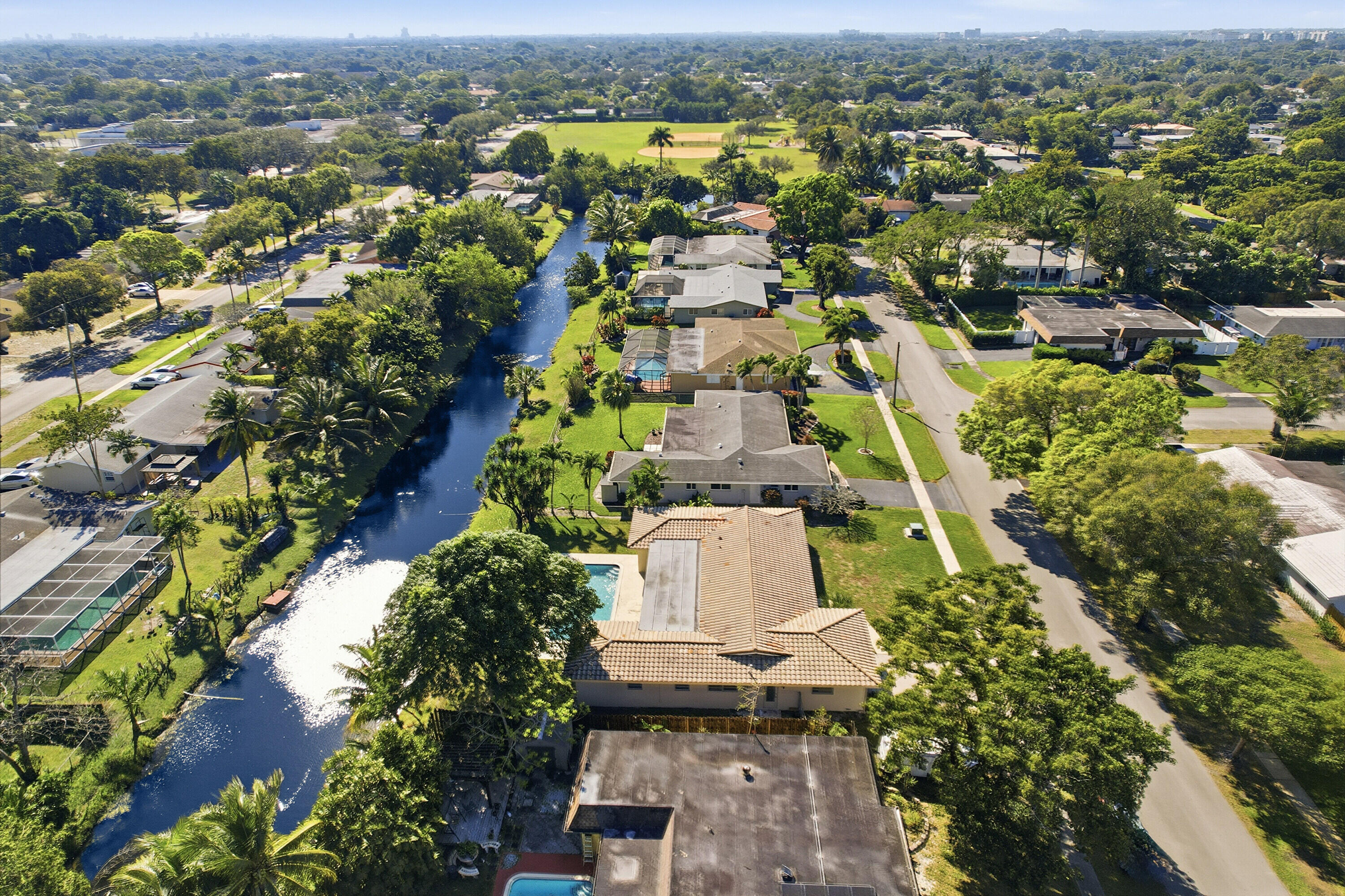 MIRROR LAKE ESTATES SEC SIX - Residential