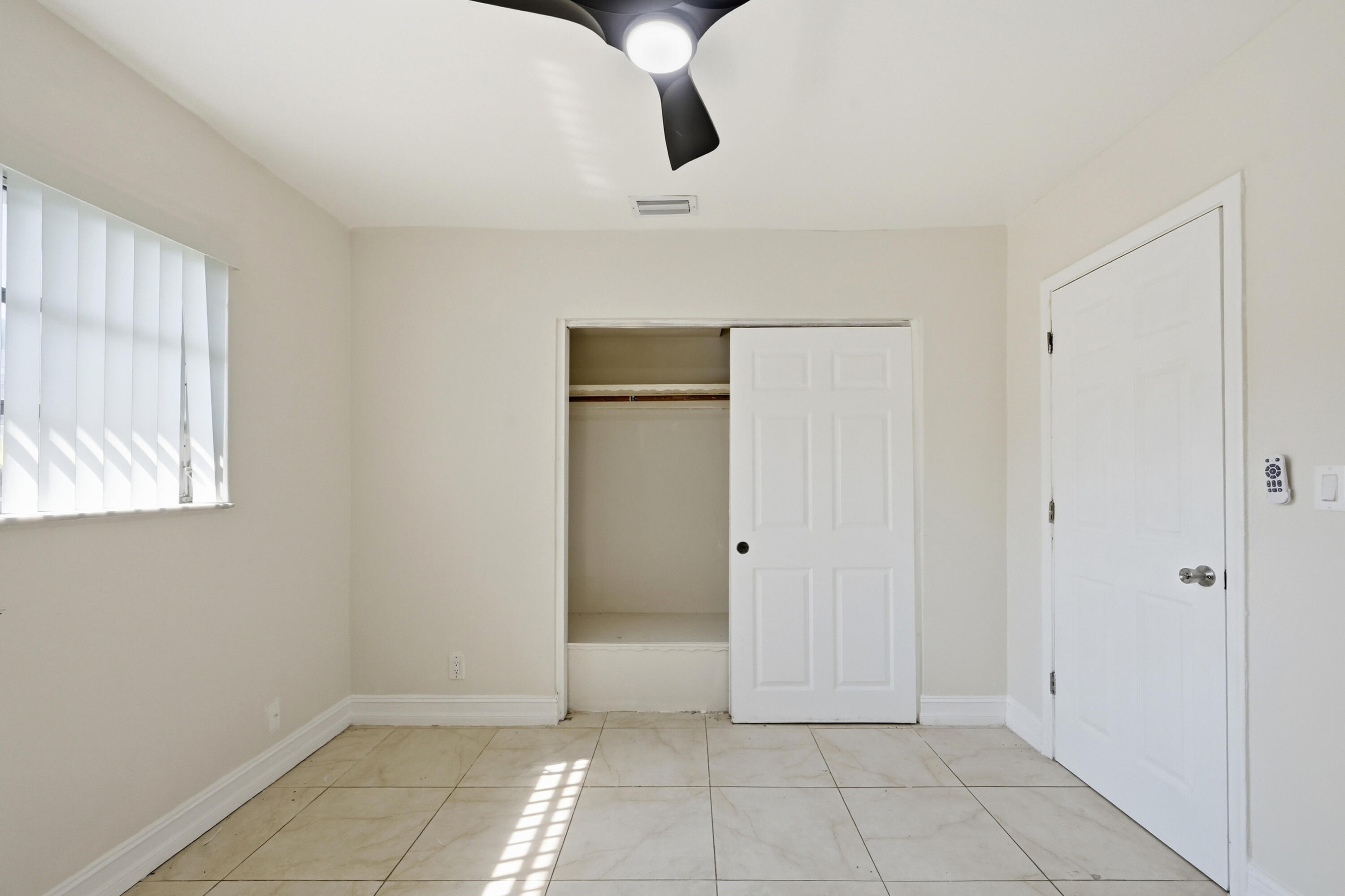 MIRROR LAKE ESTATES SEC SIX - Residential