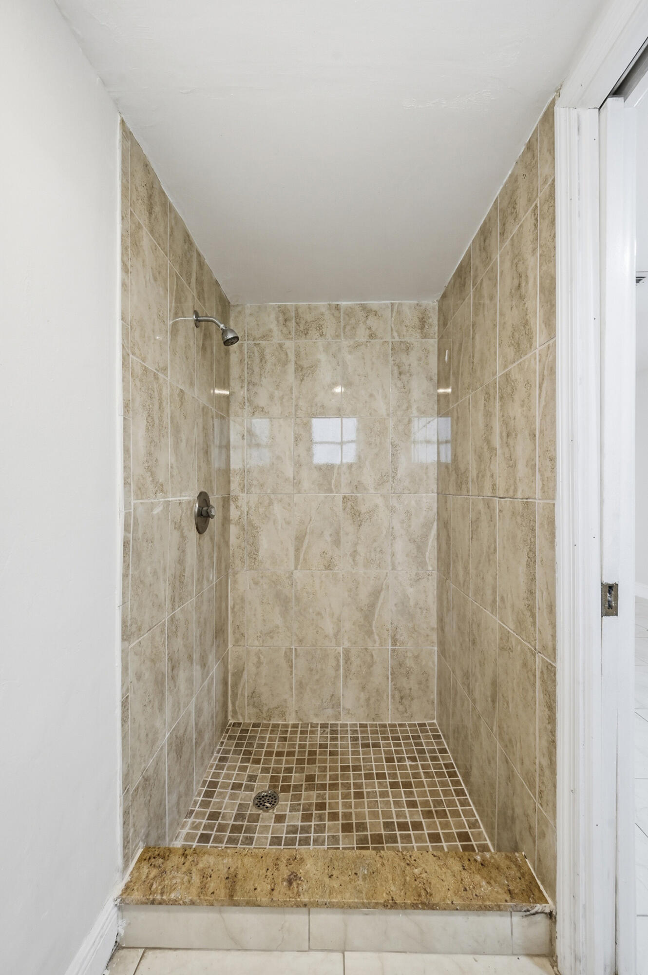 MIRROR LAKE ESTATES SEC SIX - Residential