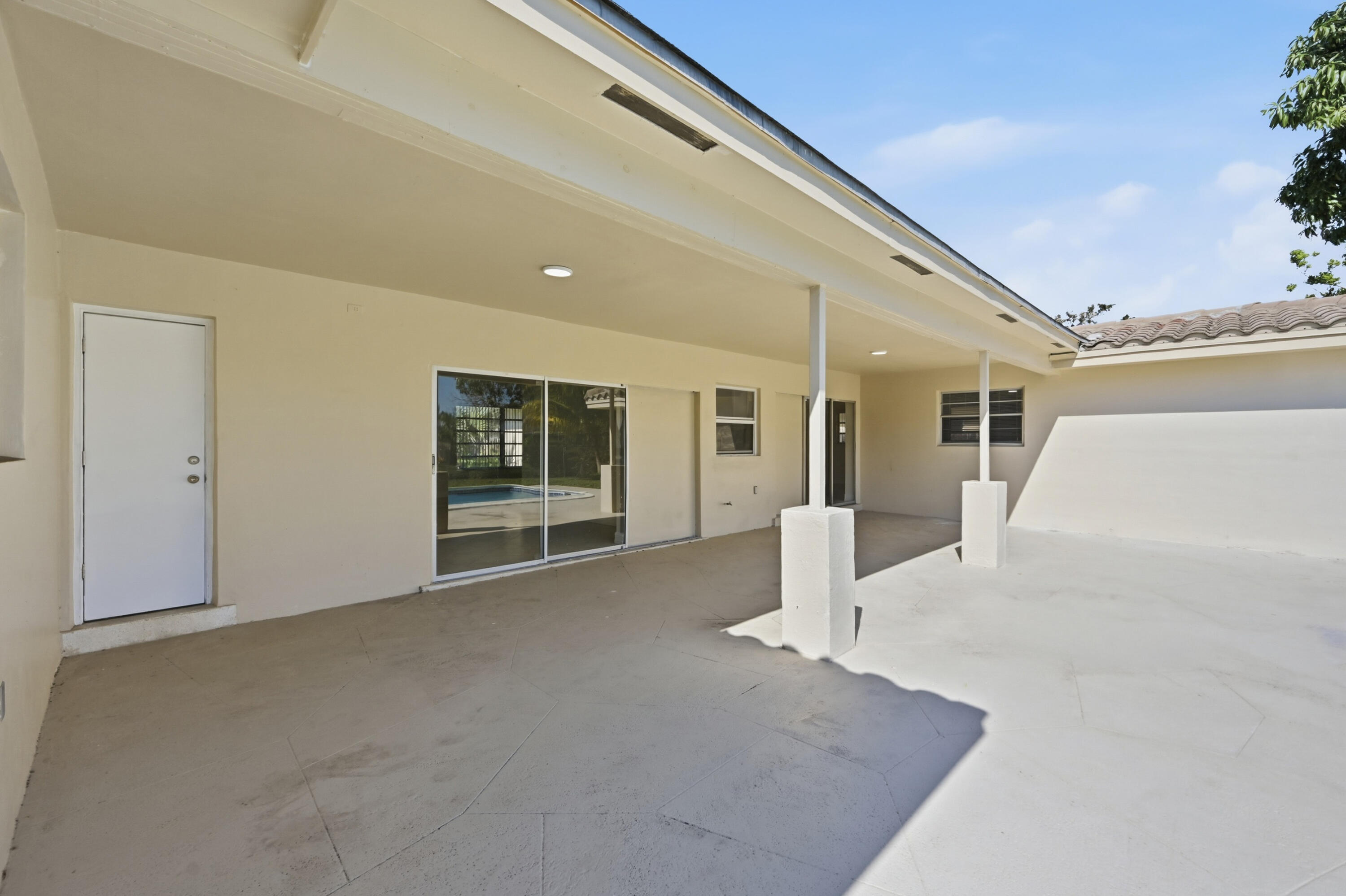 MIRROR LAKE ESTATES SEC SIX - Residential