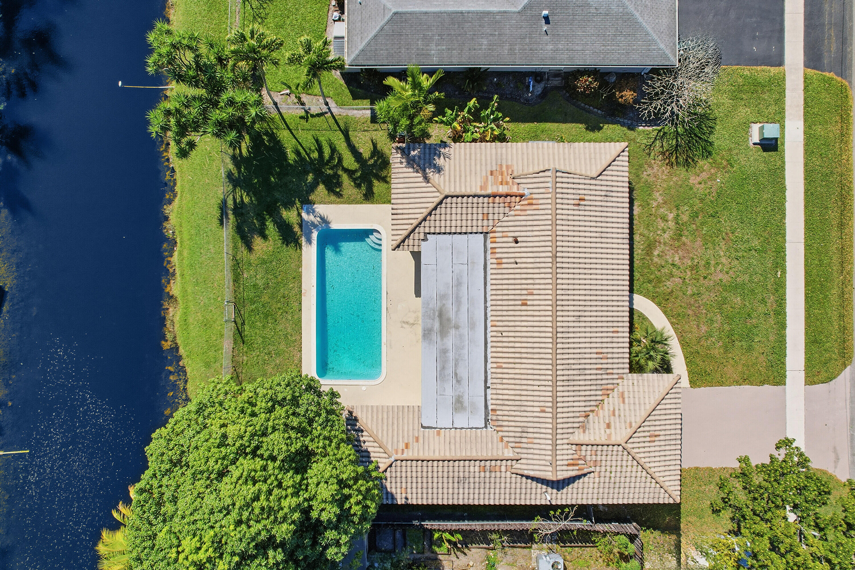 MIRROR LAKE ESTATES SEC SIX - Residential
