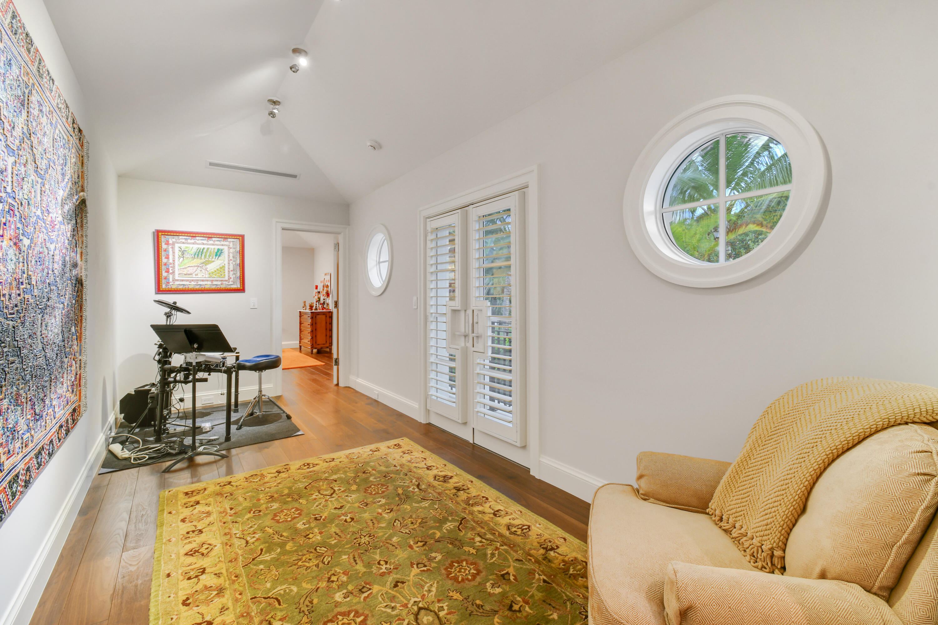 RUSSLYN EXTENSION - Residential