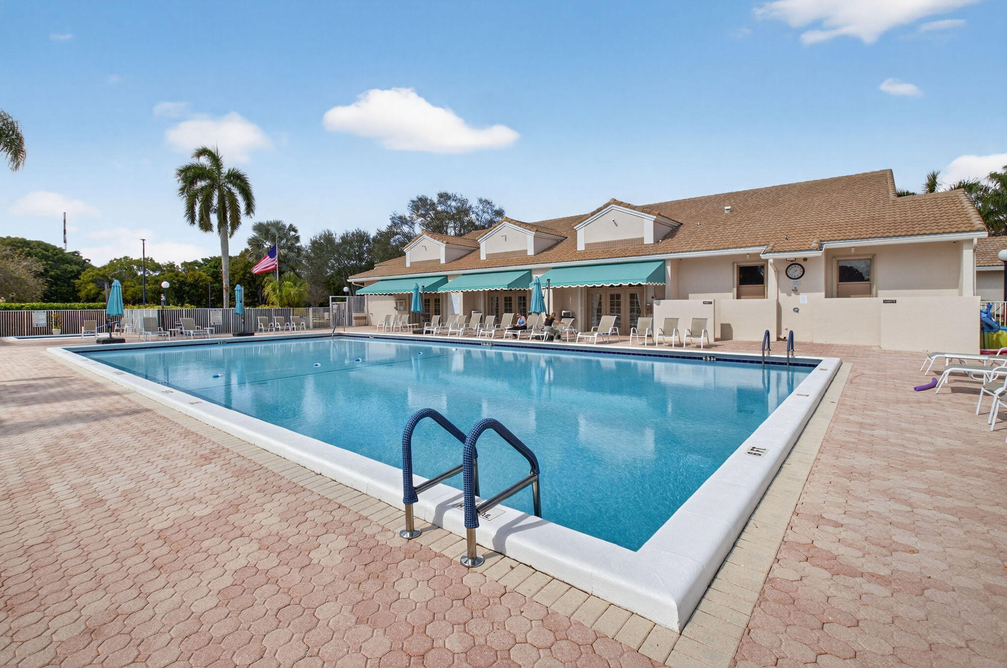 WINDWARD PALM BEACH - Residential