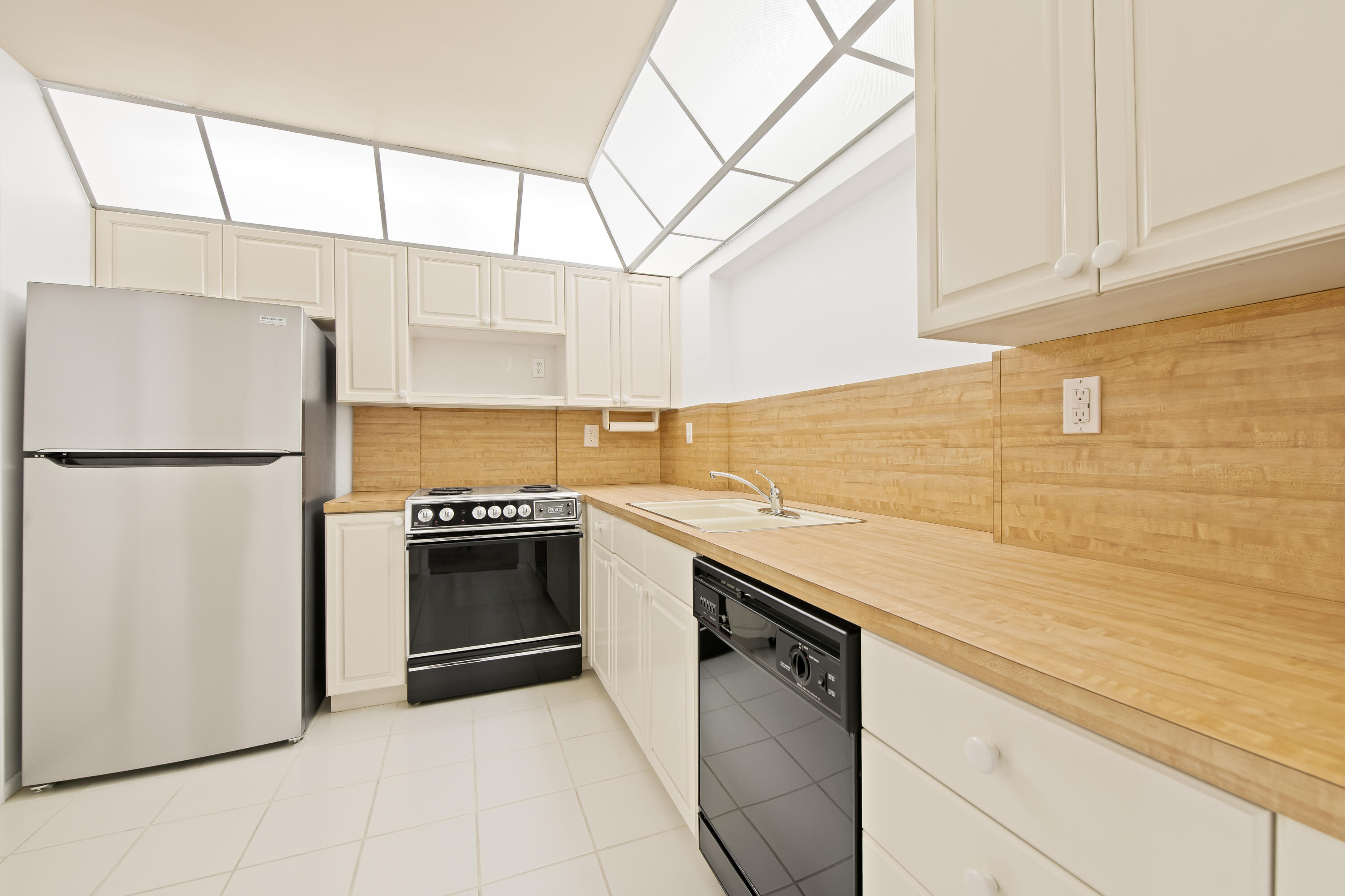 MAINLANDS OF TAMARAC LAKES - Residential