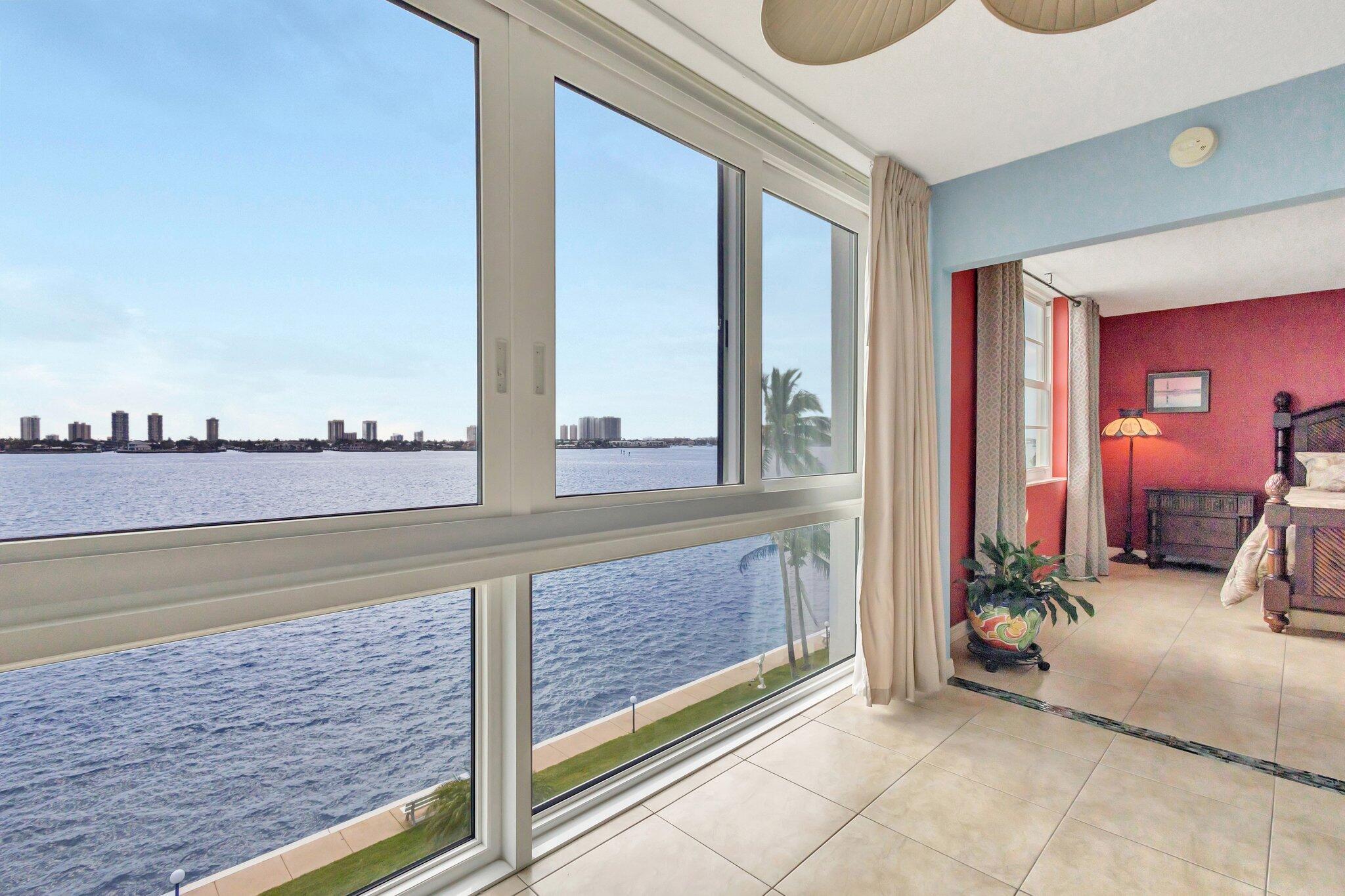 LAKE HARBOUR TOWERS - Residential
