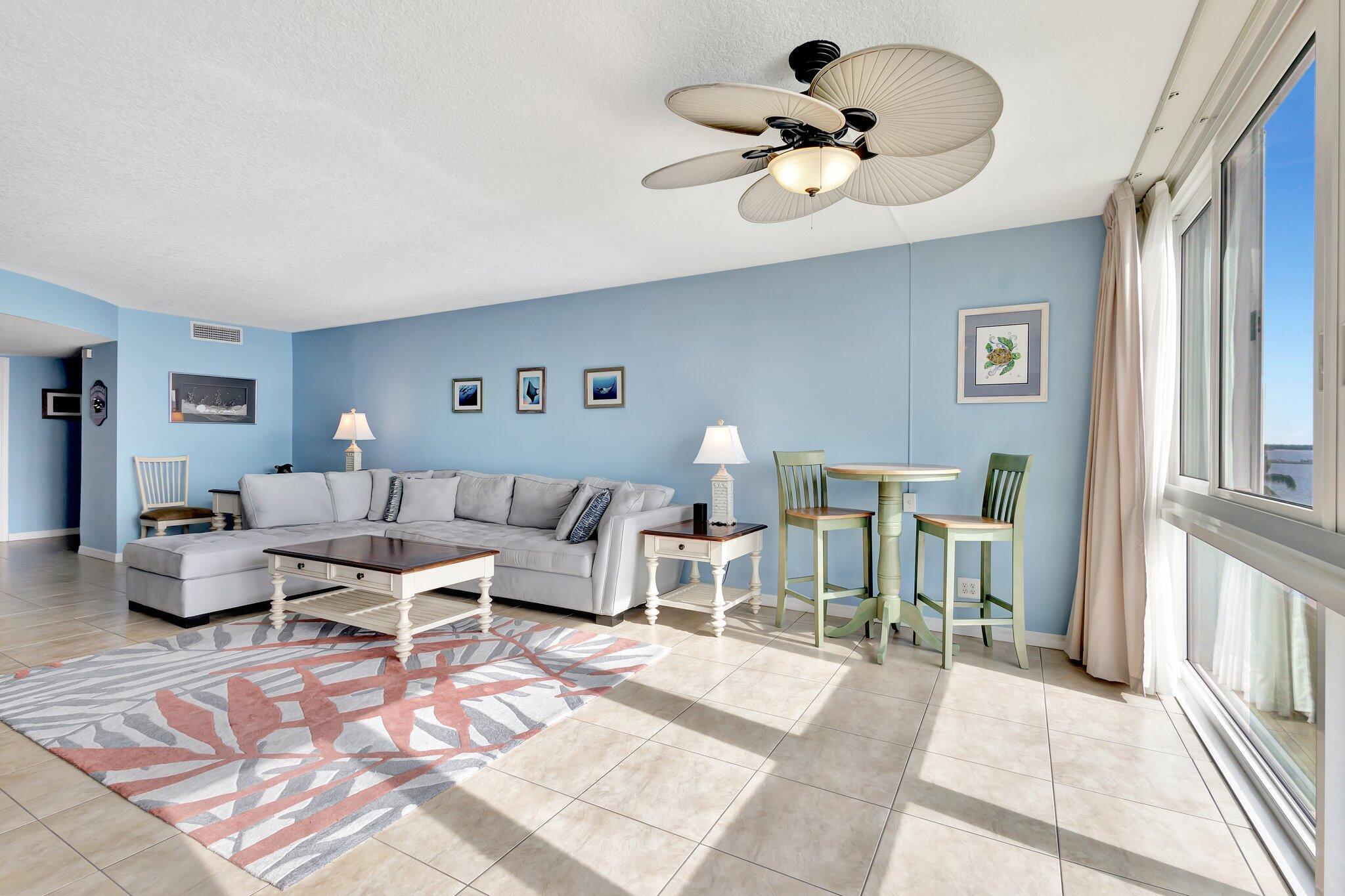 LAKE HARBOUR TOWERS - Residential