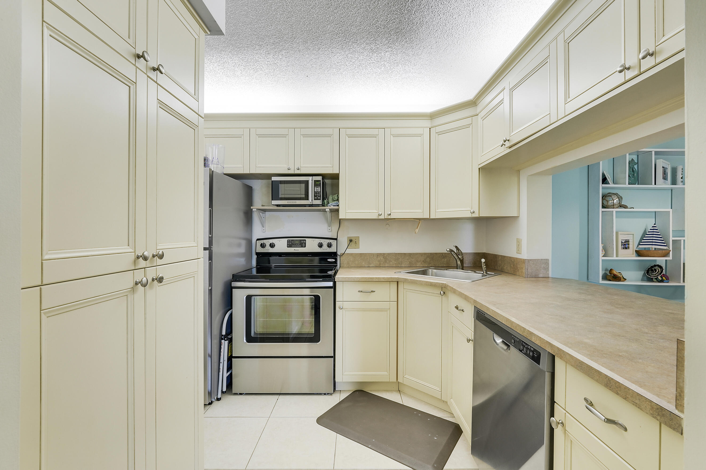PALM CLUB VILLAGE II CONDO - Residential