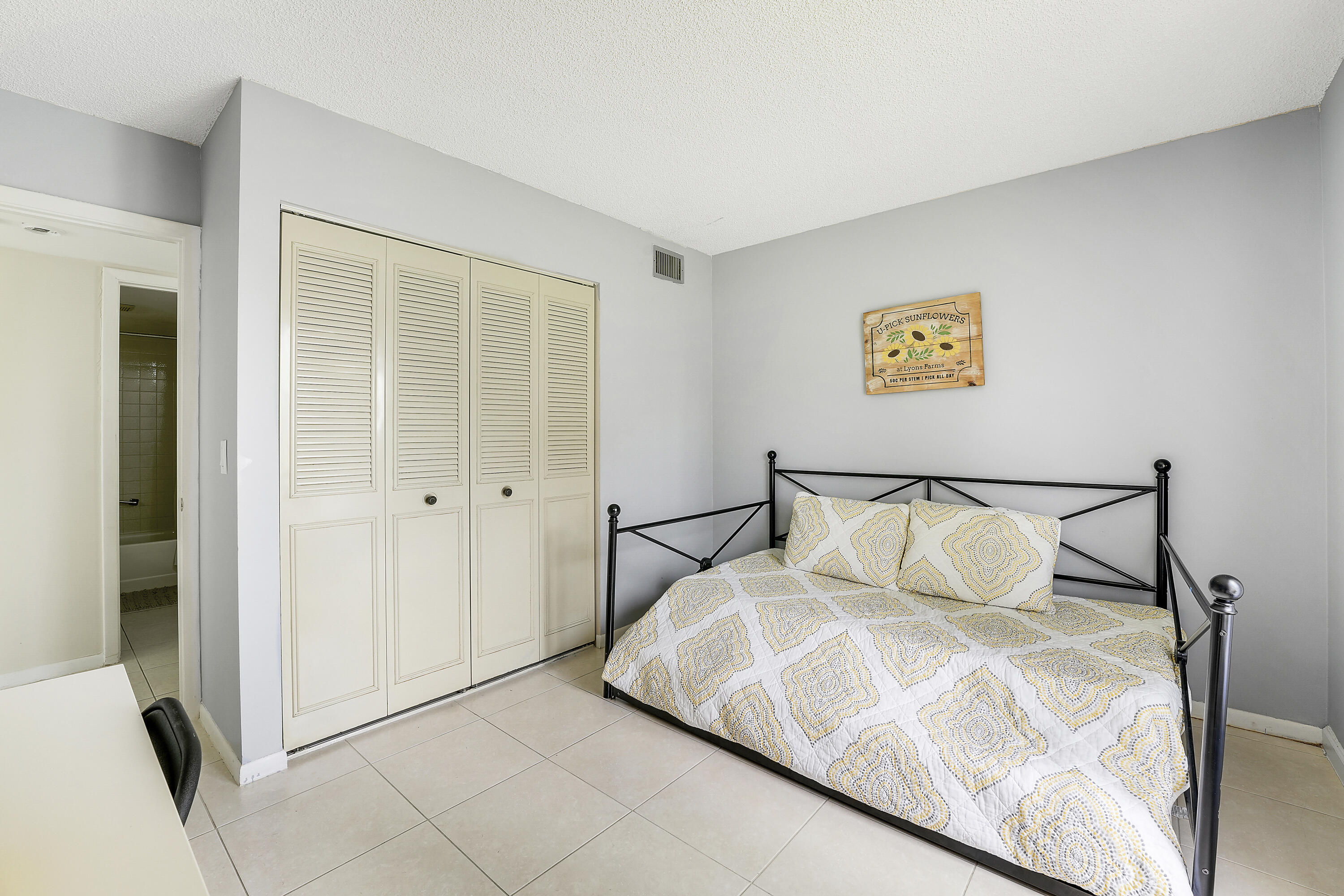 PALM CLUB VILLAGE II CONDO - Residential