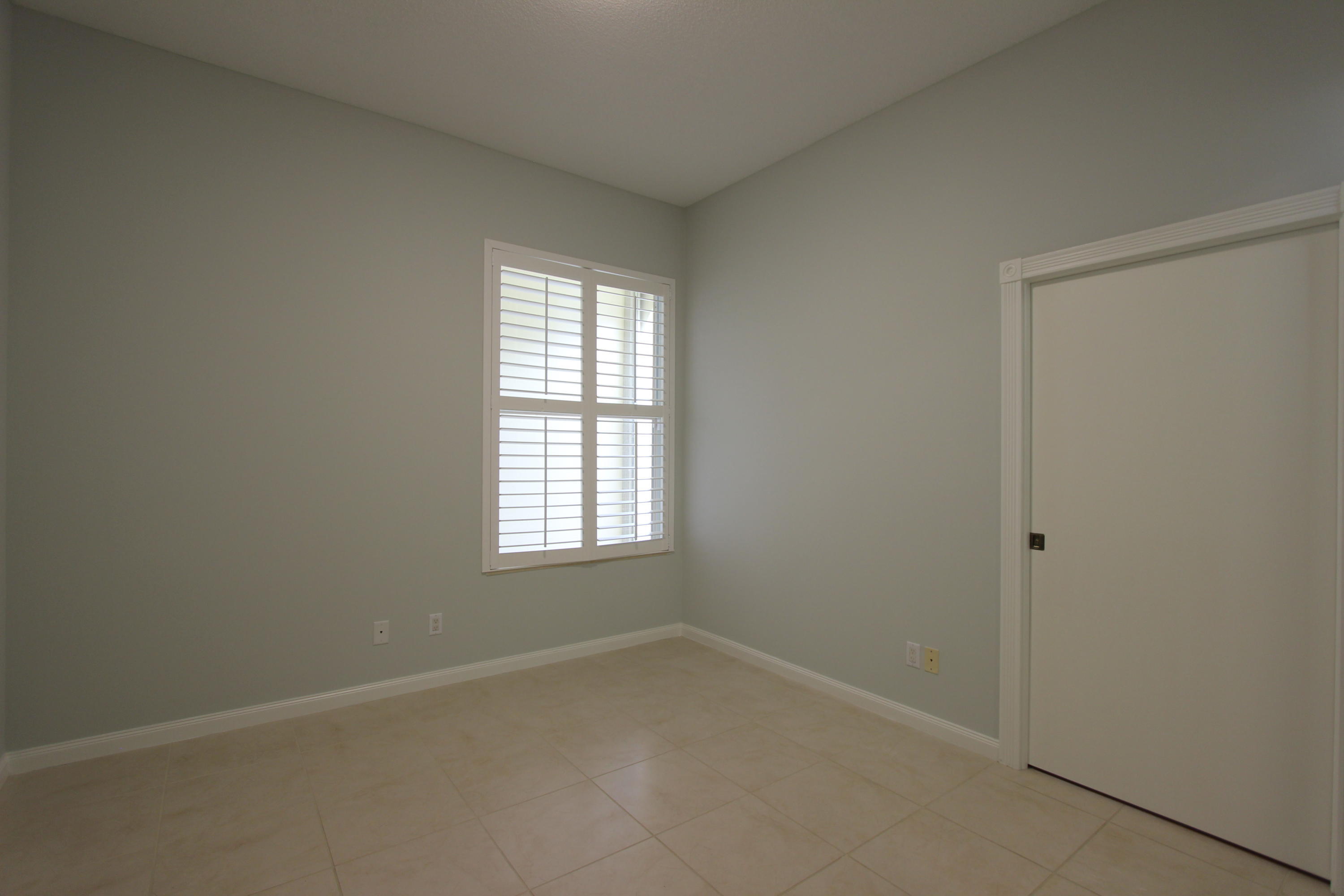 HAMPTONS AT MAPLEWOOD - Residential Lease