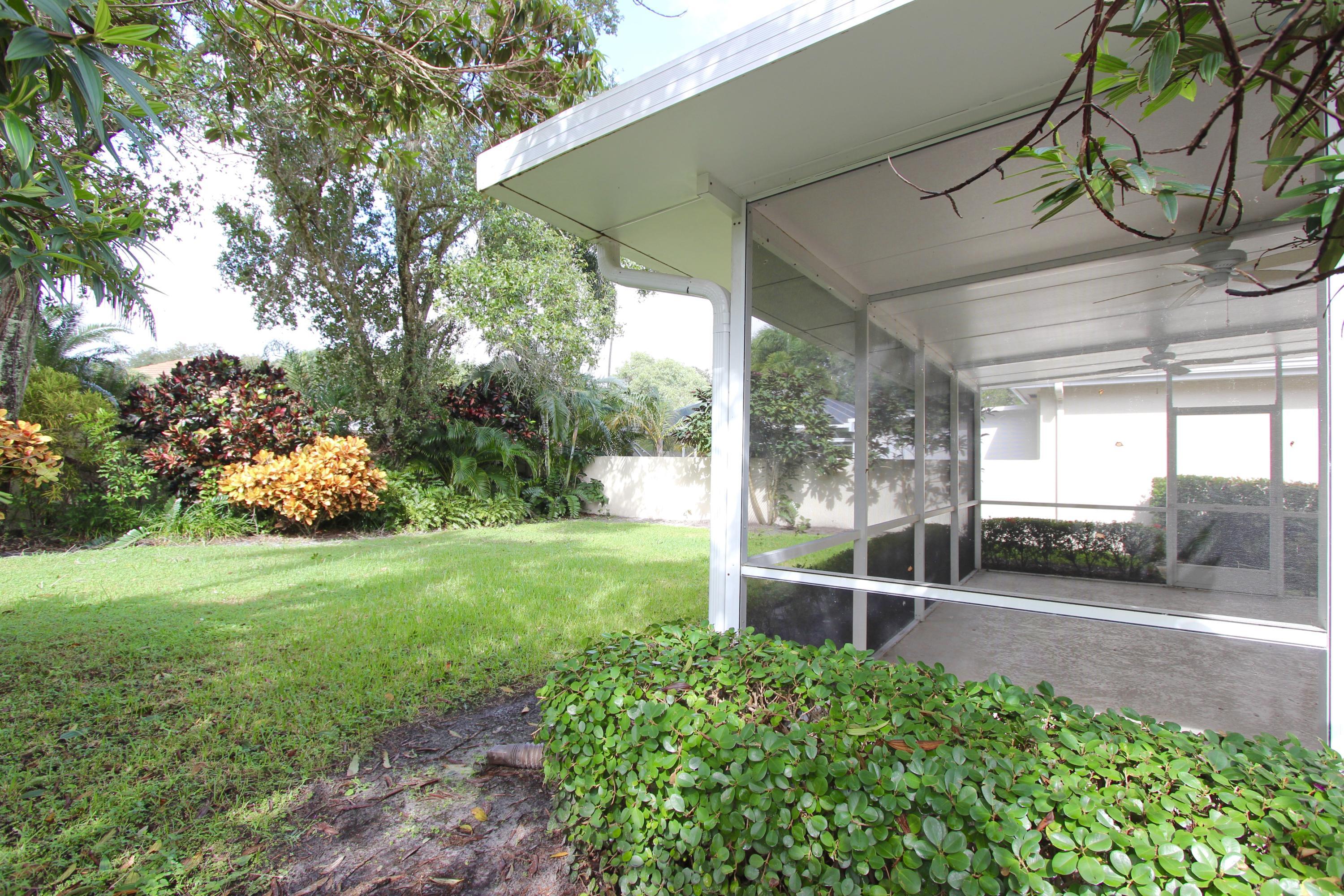 HAMPTONS AT MAPLEWOOD - Residential Lease