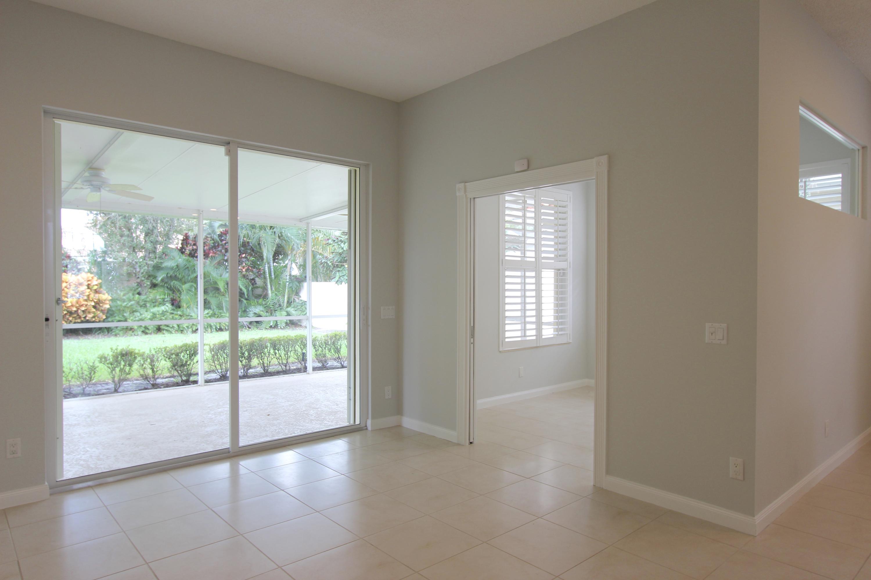 HAMPTONS AT MAPLEWOOD - Residential Lease