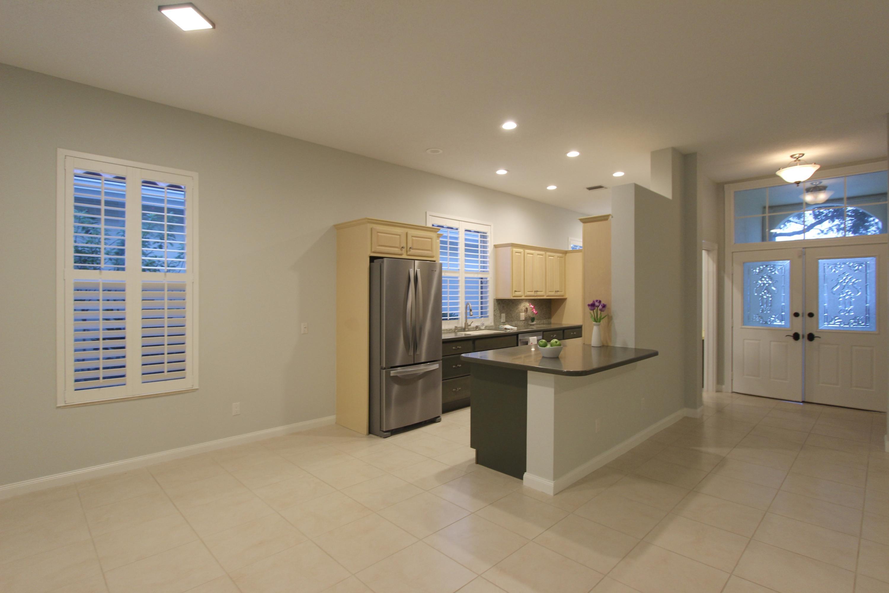 HAMPTONS AT MAPLEWOOD - Residential Lease