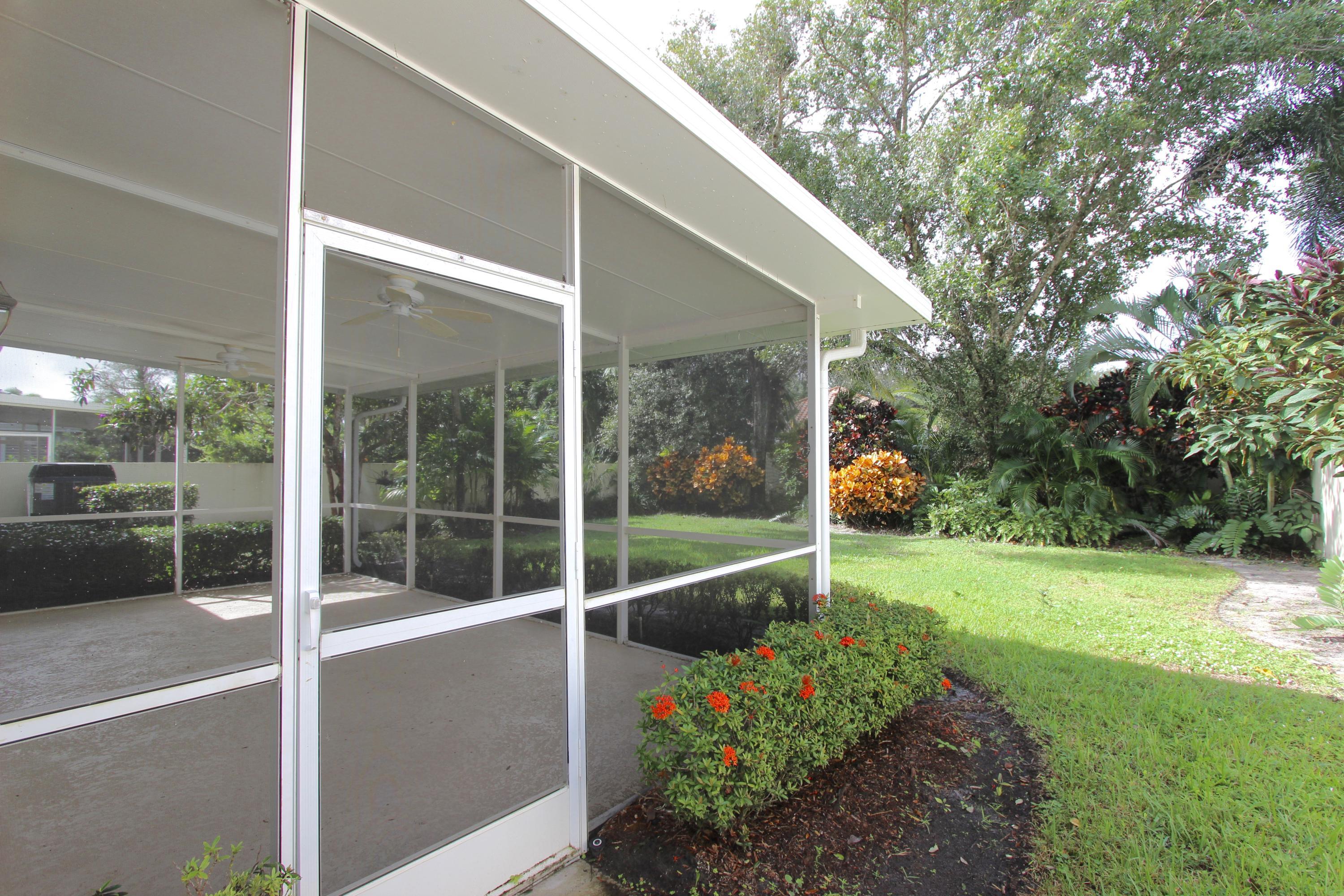 HAMPTONS AT MAPLEWOOD - Residential Lease