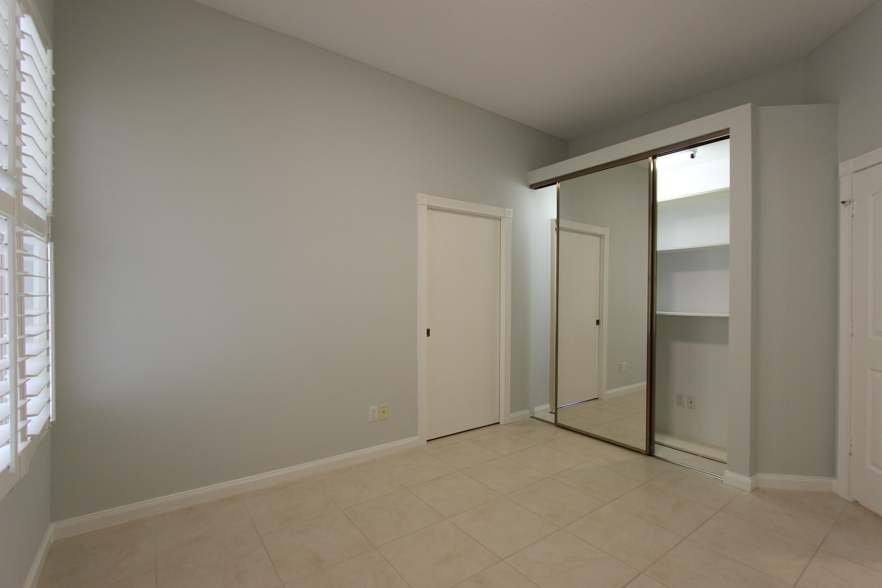 HAMPTONS AT MAPLEWOOD - Residential Lease