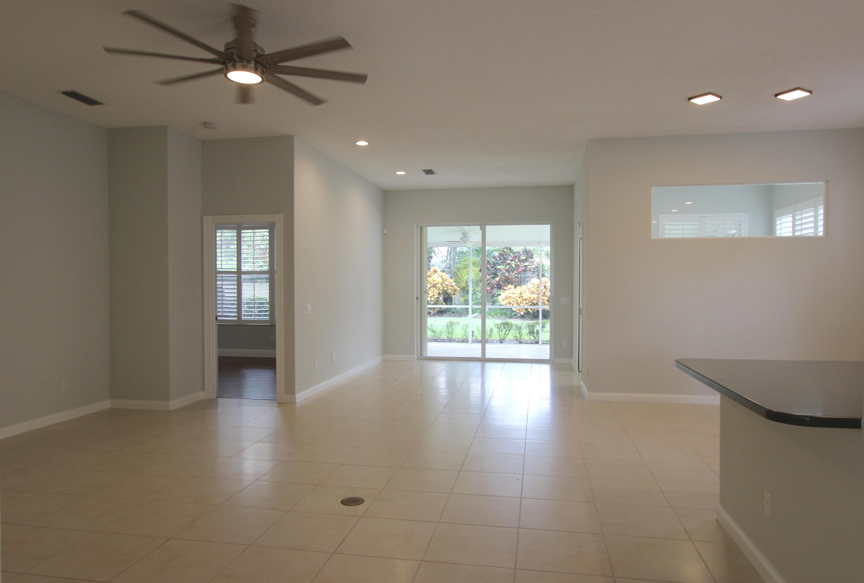 HAMPTONS AT MAPLEWOOD - Residential Lease
