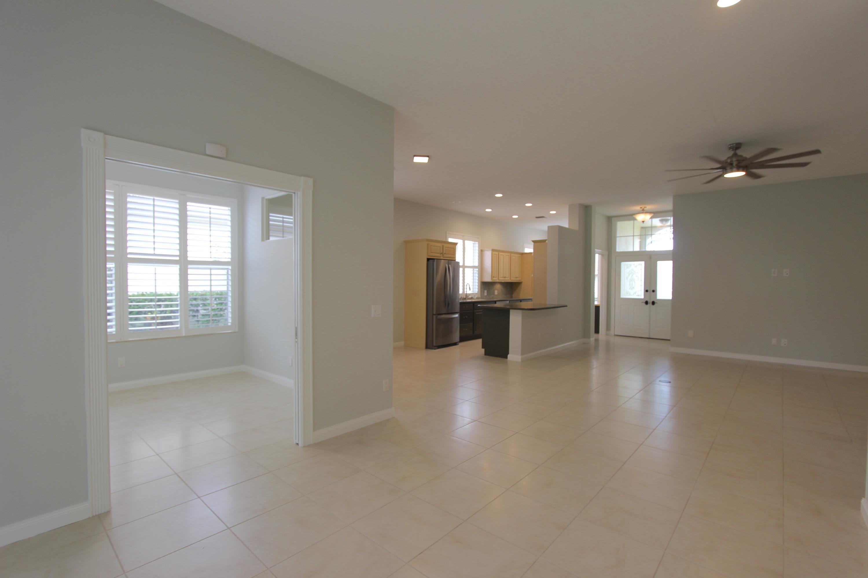 HAMPTONS AT MAPLEWOOD - Residential Lease