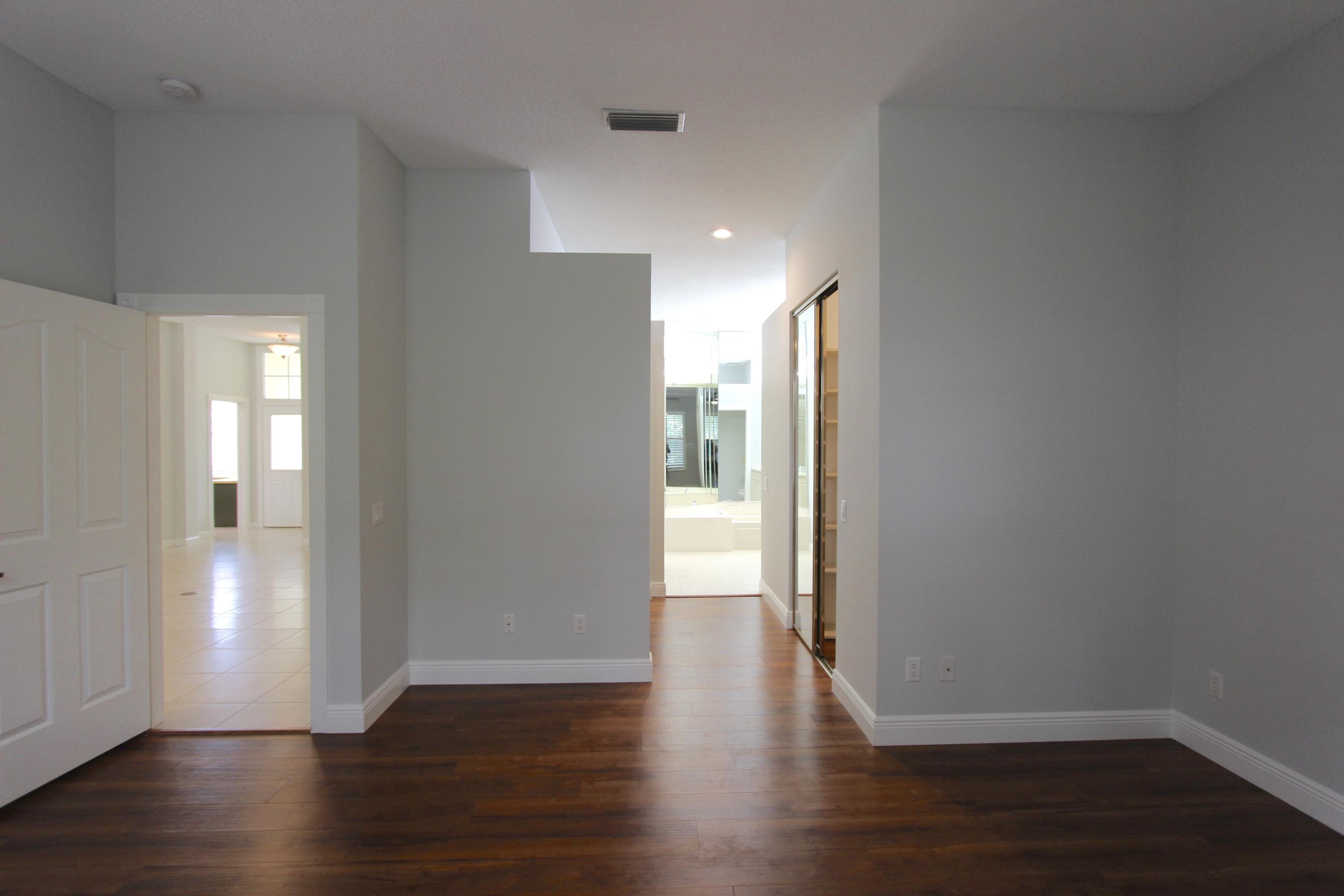 HAMPTONS AT MAPLEWOOD - Residential Lease
