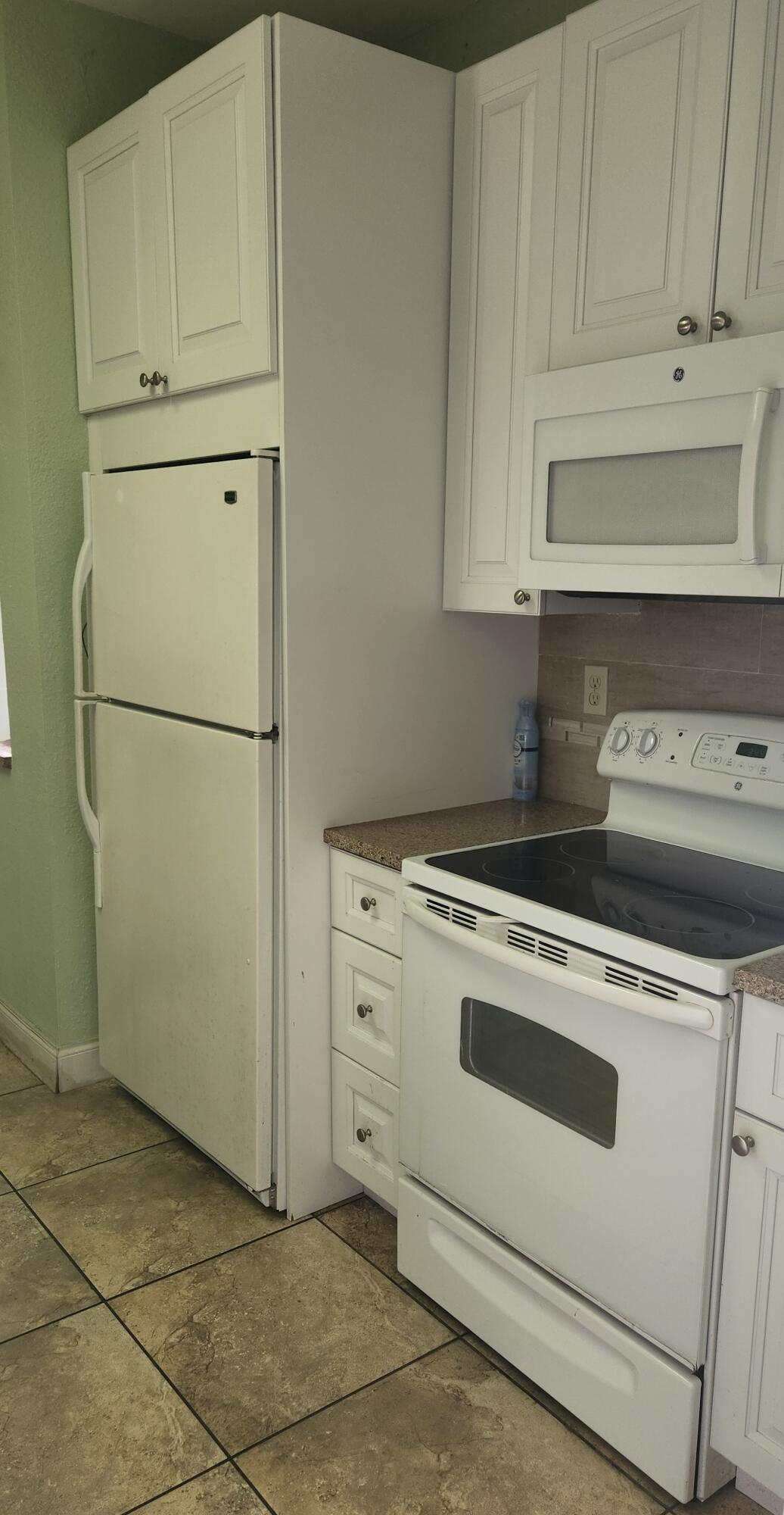 DELRAY OAKS WEST CONDO - Residential