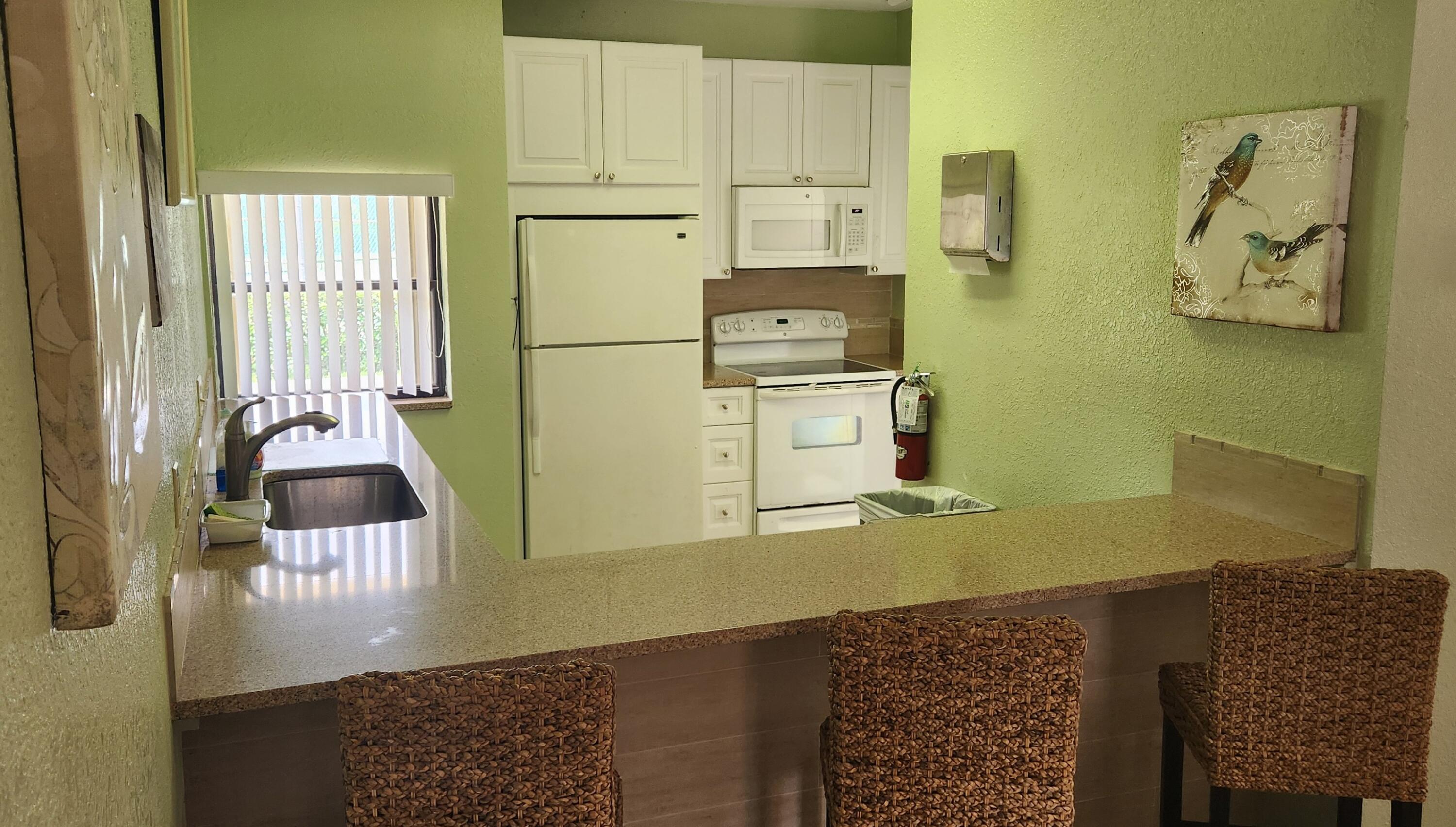 DELRAY OAKS WEST CONDO - Residential