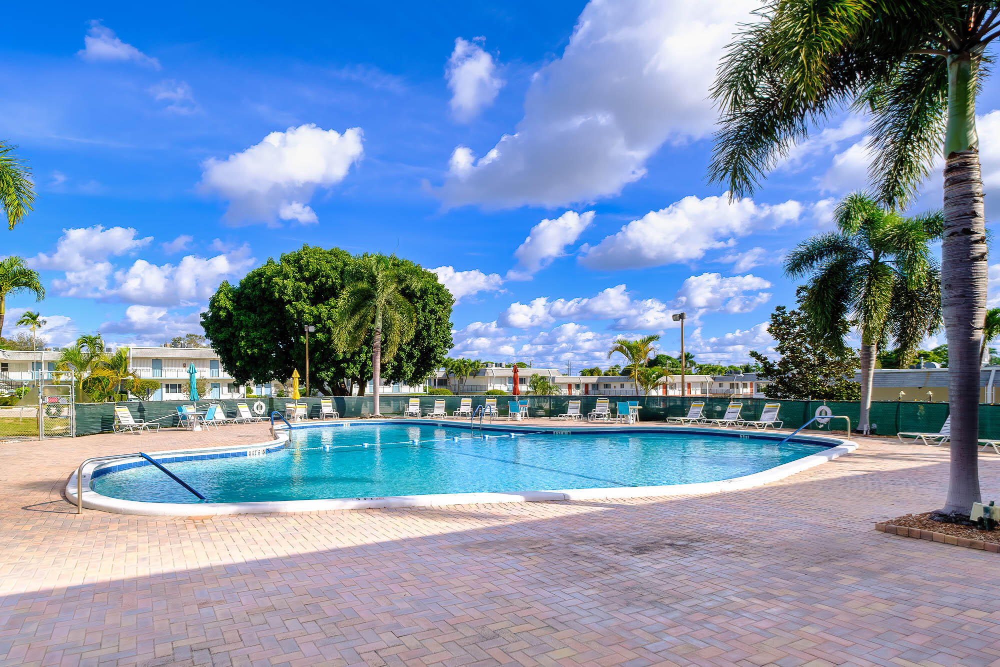 MURRY HILLS APT BLDG CONDO - Residential