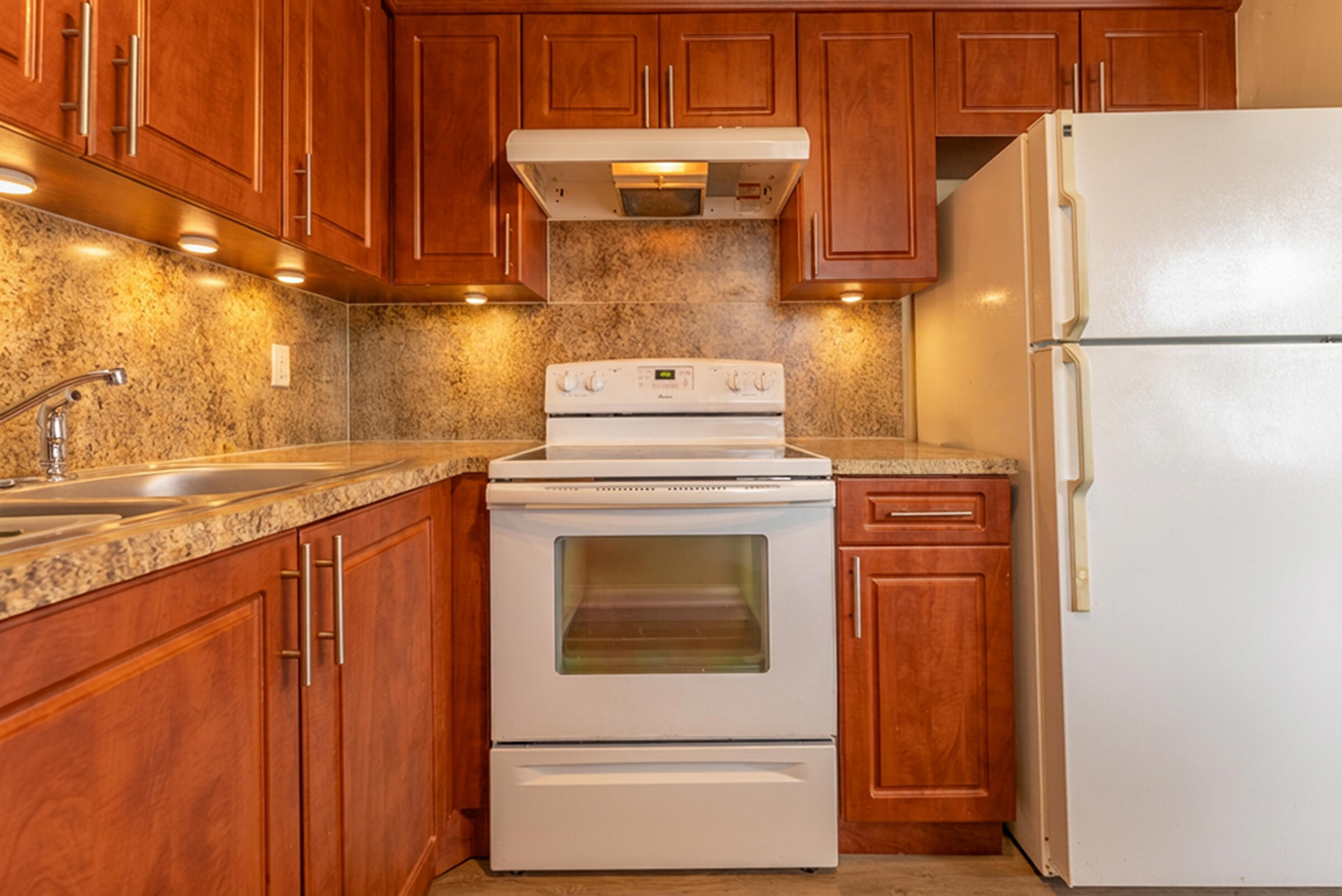 MURRY HILLS APT BLDG CONDO - Residential