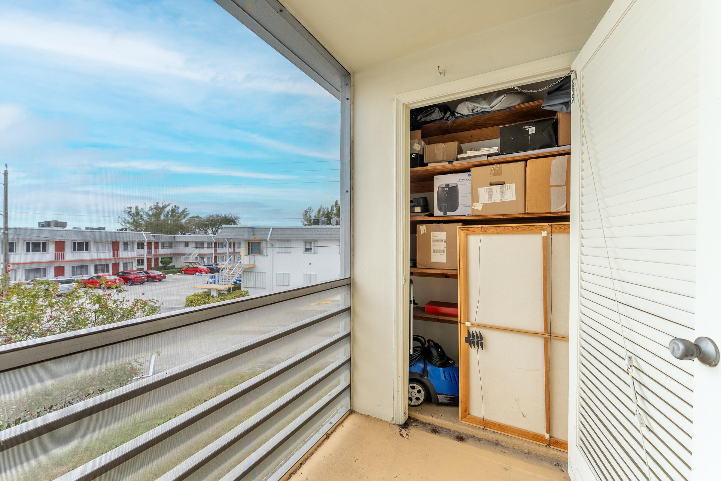 MURRY HILLS APT BLDG CONDO - Residential
