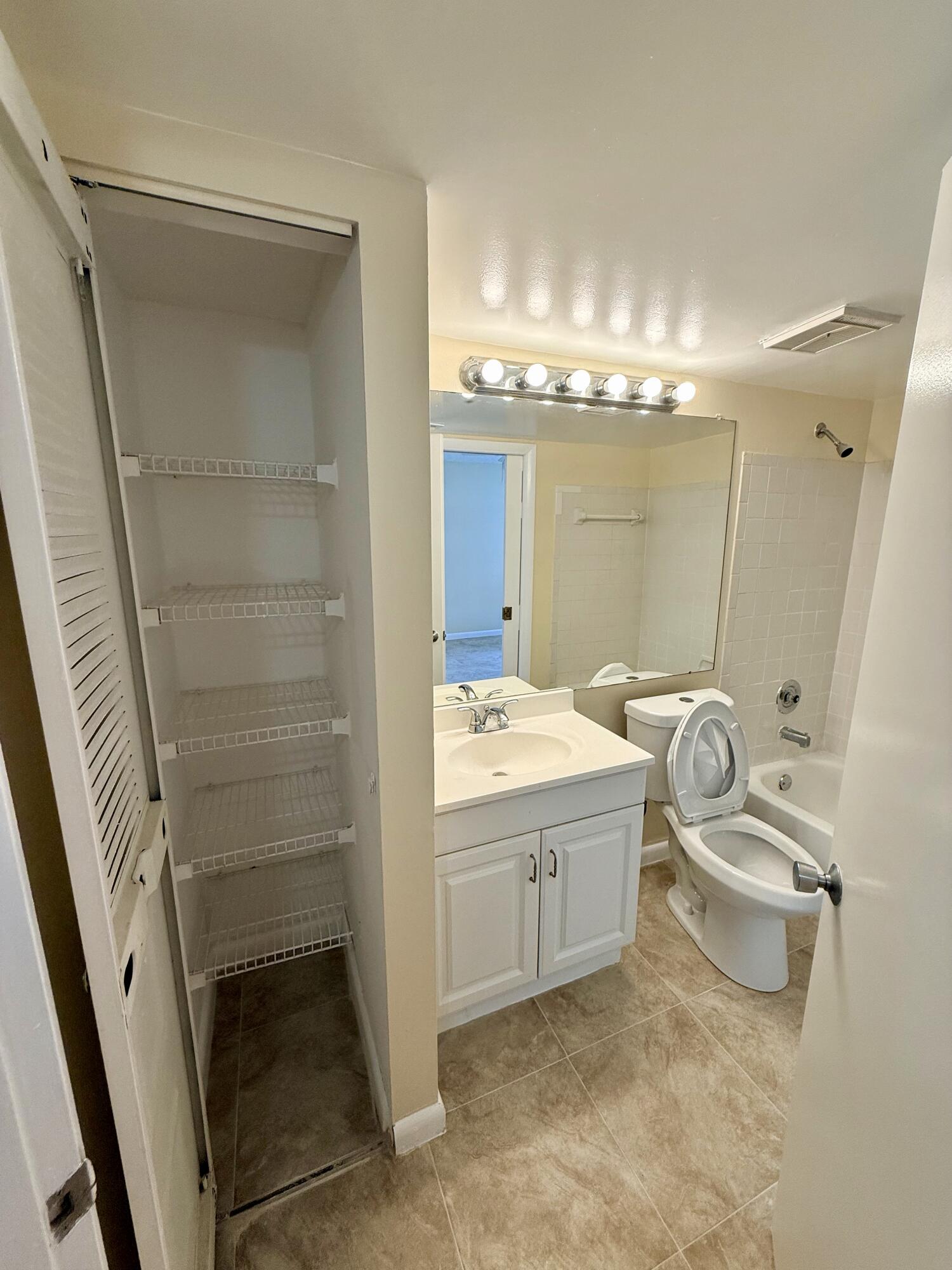 NAPOLI GARDENS AT CORAL SPRINGS - Residential Lease