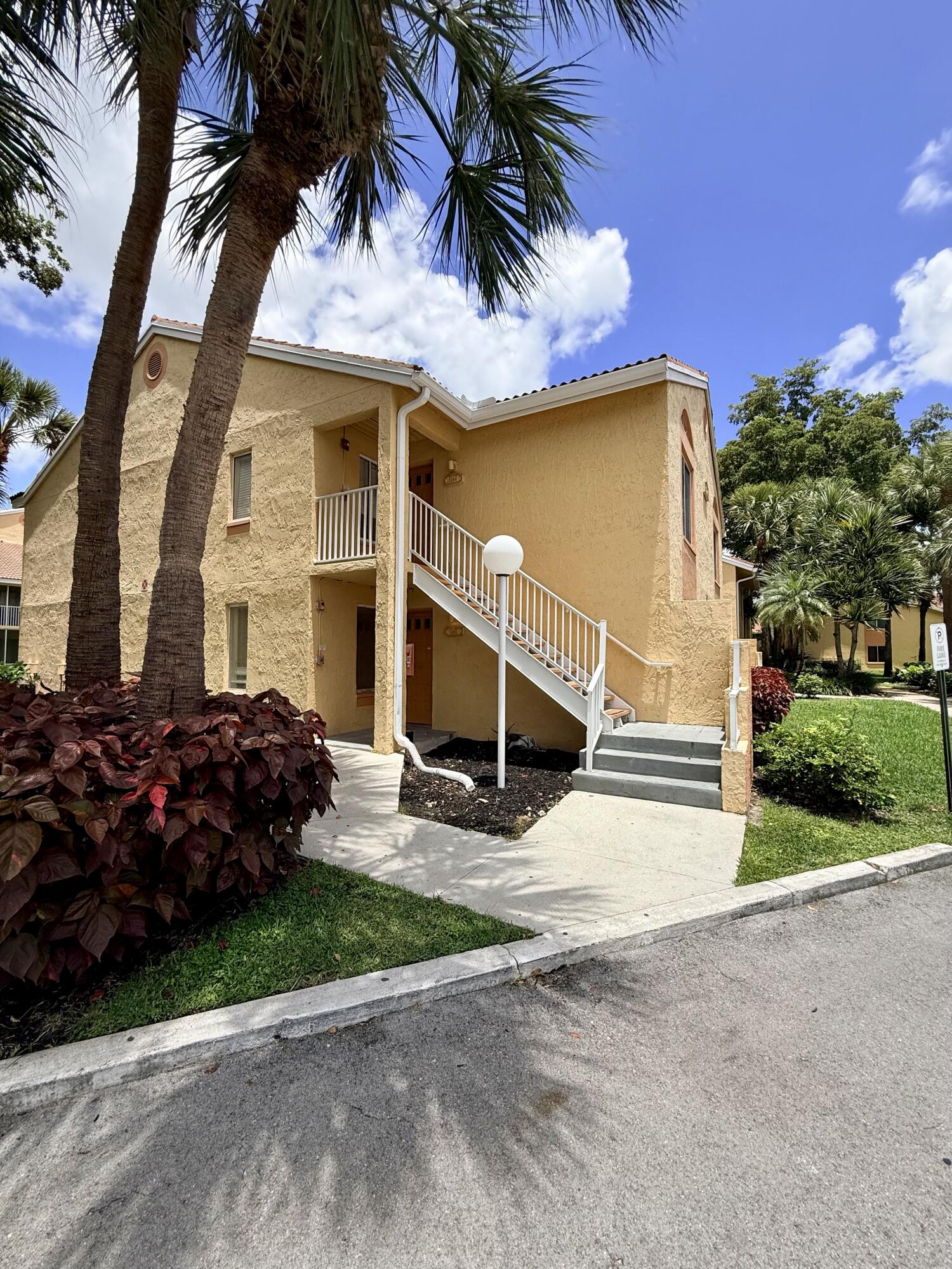 NAPOLI GARDENS AT CORAL SPRINGS - Residential Lease